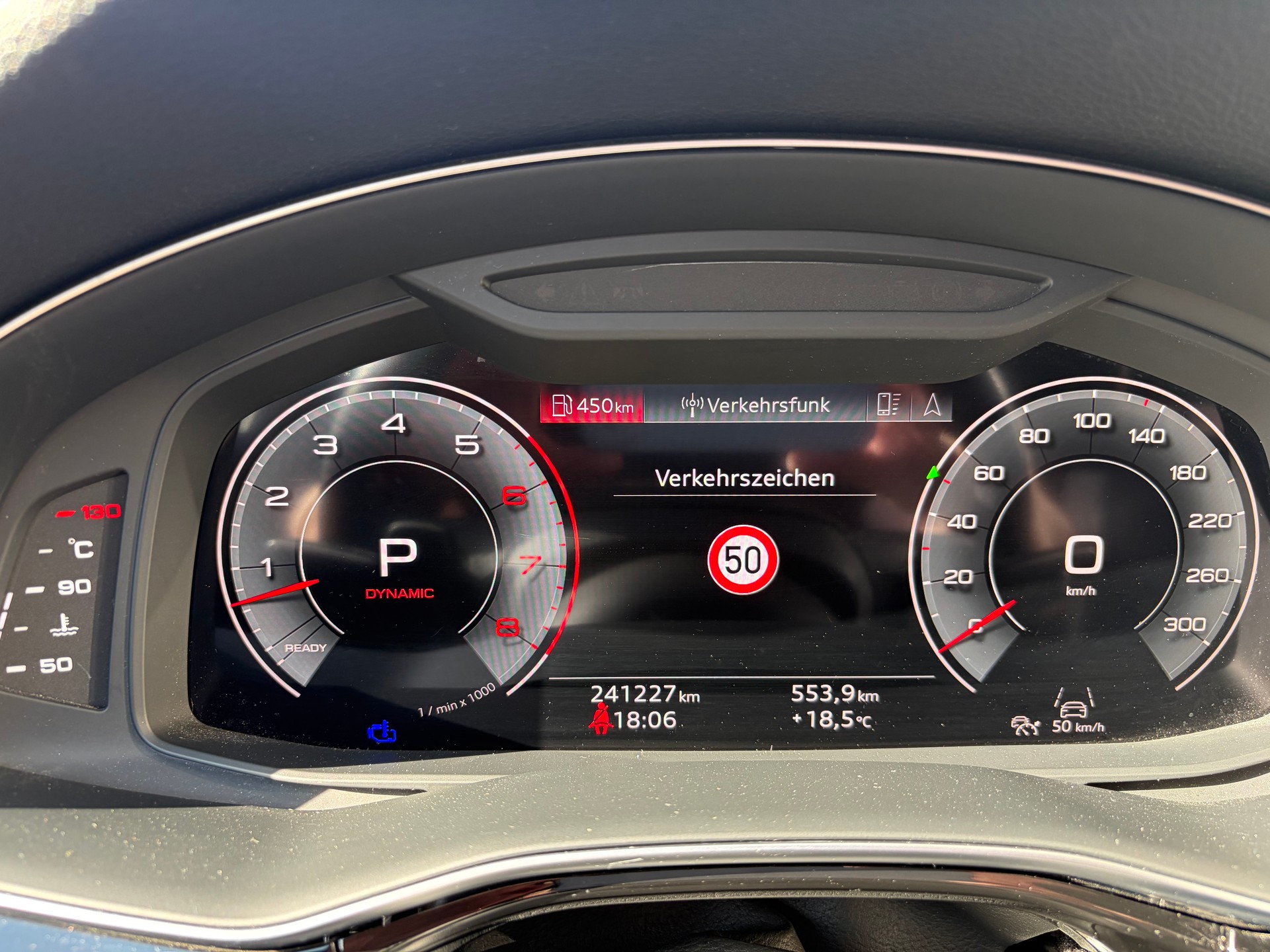 AUDI Q8 55 TFSI quattro tiptronic-image-11