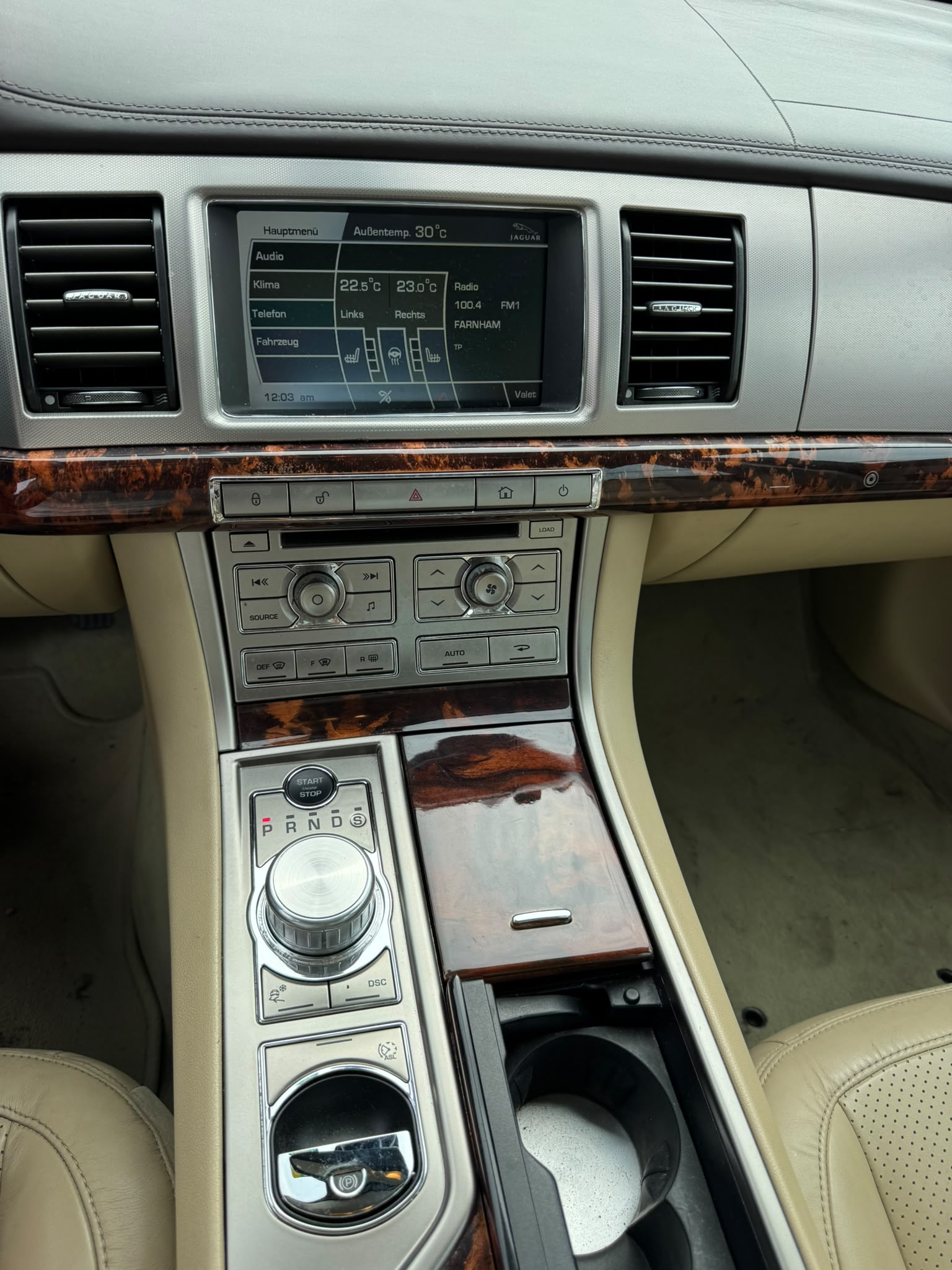 JAGUAR XF 3.0 V6 Premium Luxury-image-10