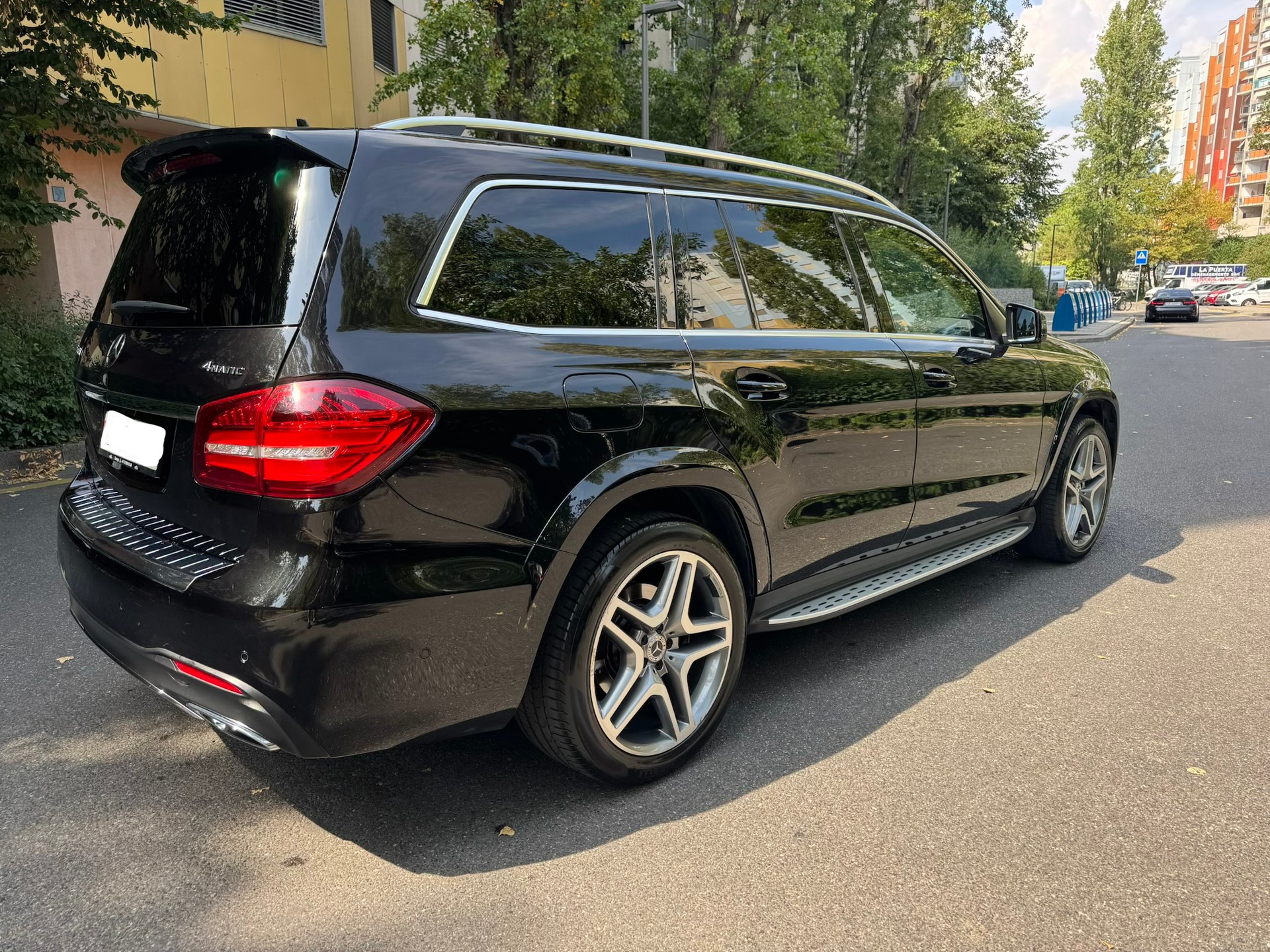 MERCEDES-BENZ GLS 350 d V6-image-4