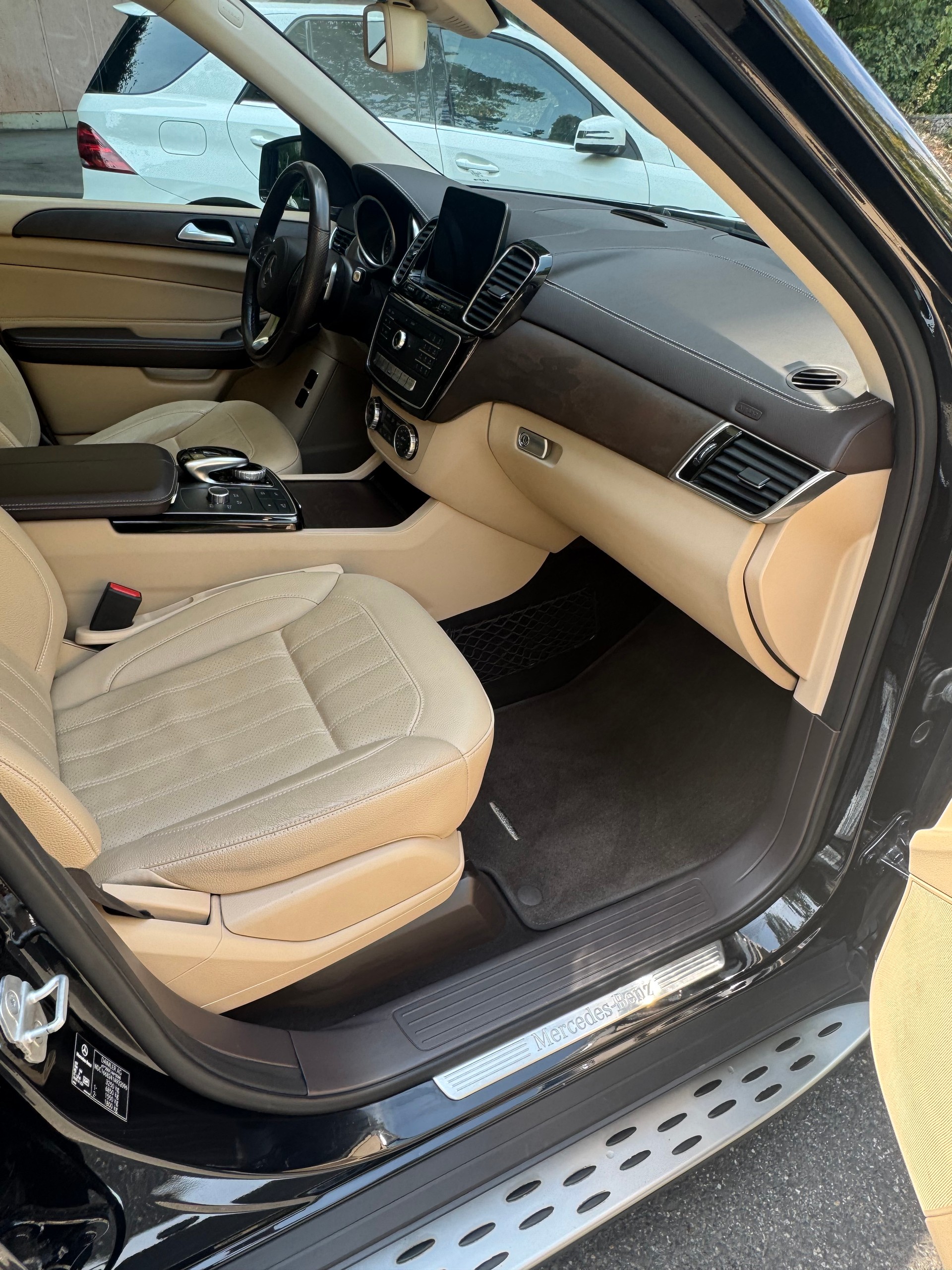 MERCEDES-BENZ GLS 350 d V6-image-5