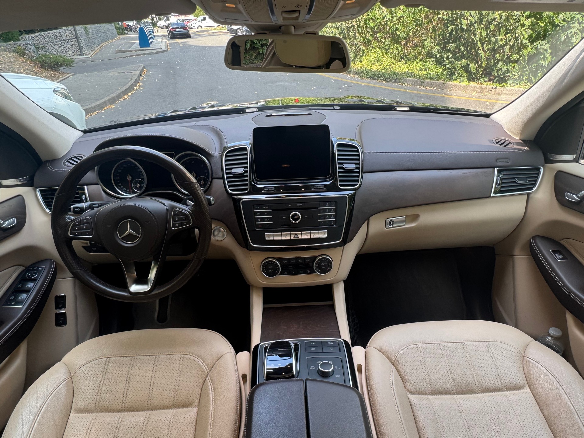 MERCEDES-BENZ GLS 350 d V6-image-6