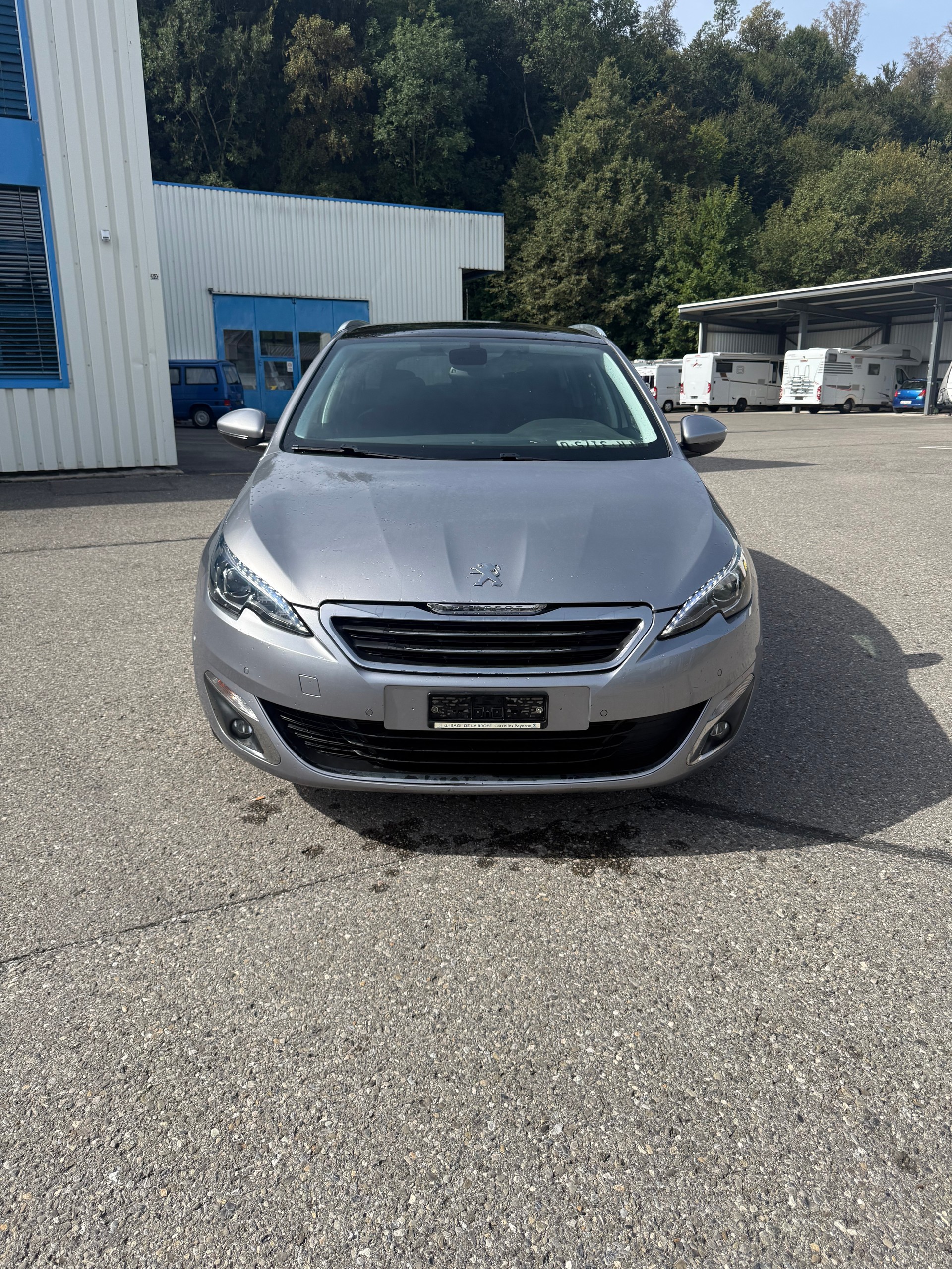 PEUGEOT 308 SW 1.2 Pure Tech Active EAT6-image-1