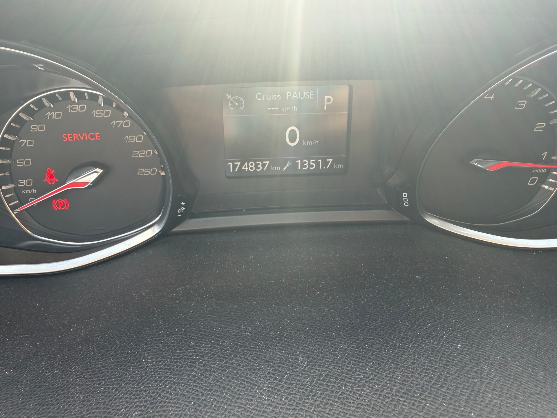 PEUGEOT 308 SW 1.2 Pure Tech Active EAT6-image-11