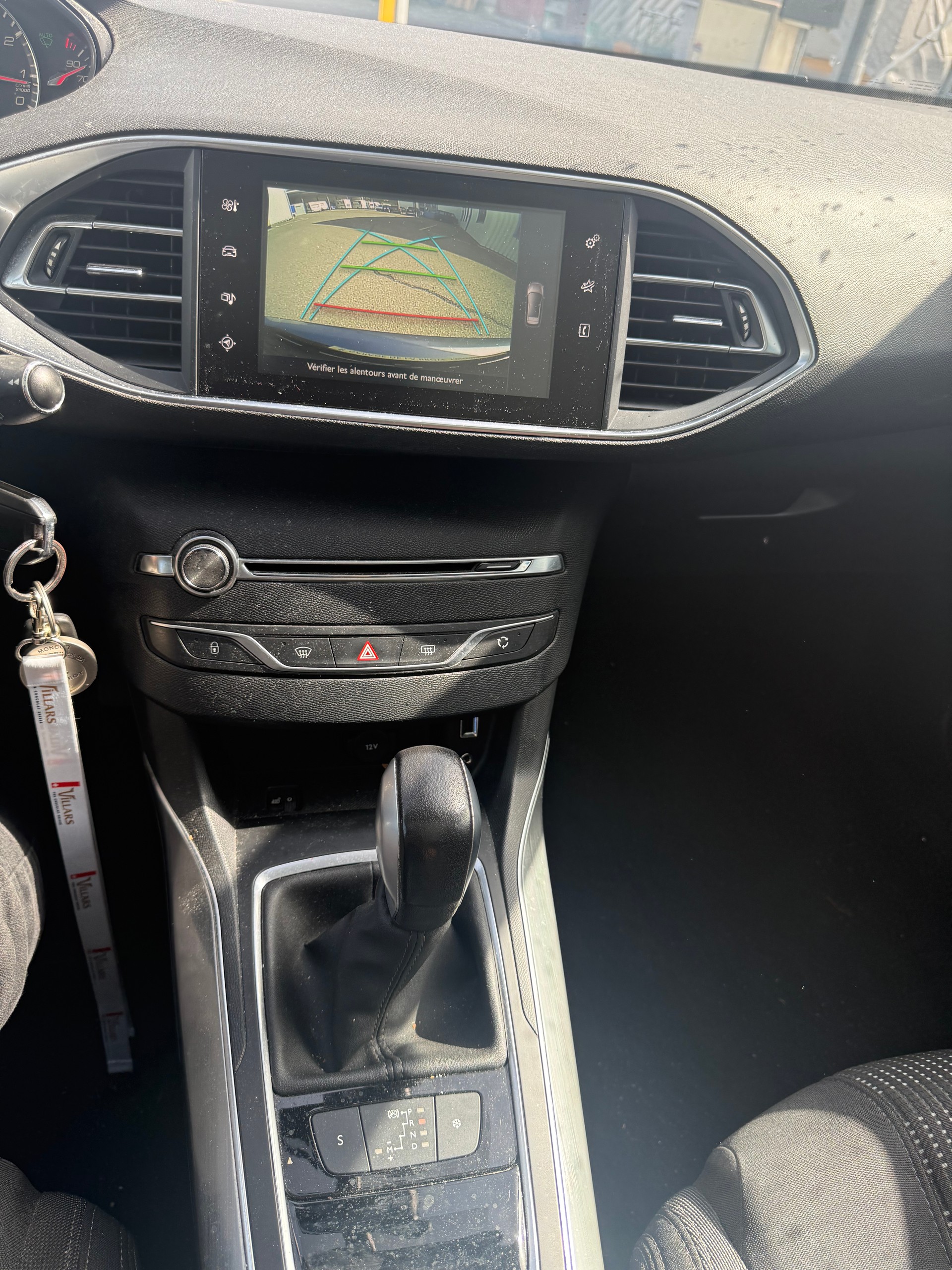 PEUGEOT 308 SW 1.2 Pure Tech Active EAT6-image-8