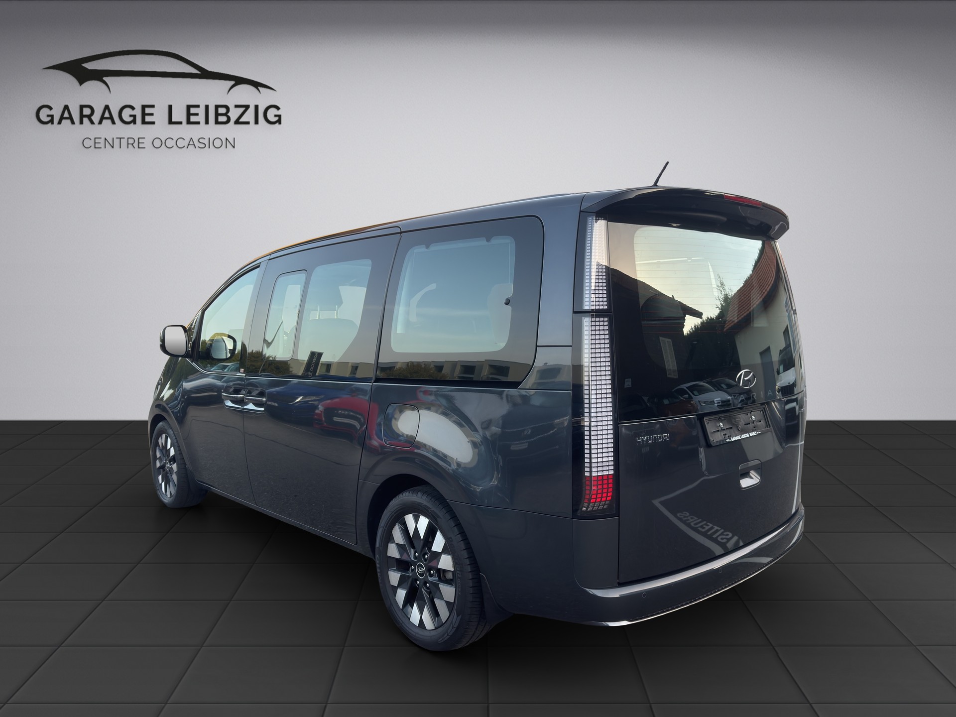 HYUNDAI Staria Premium 2.2 CRDI Vertex 4WD-image-2