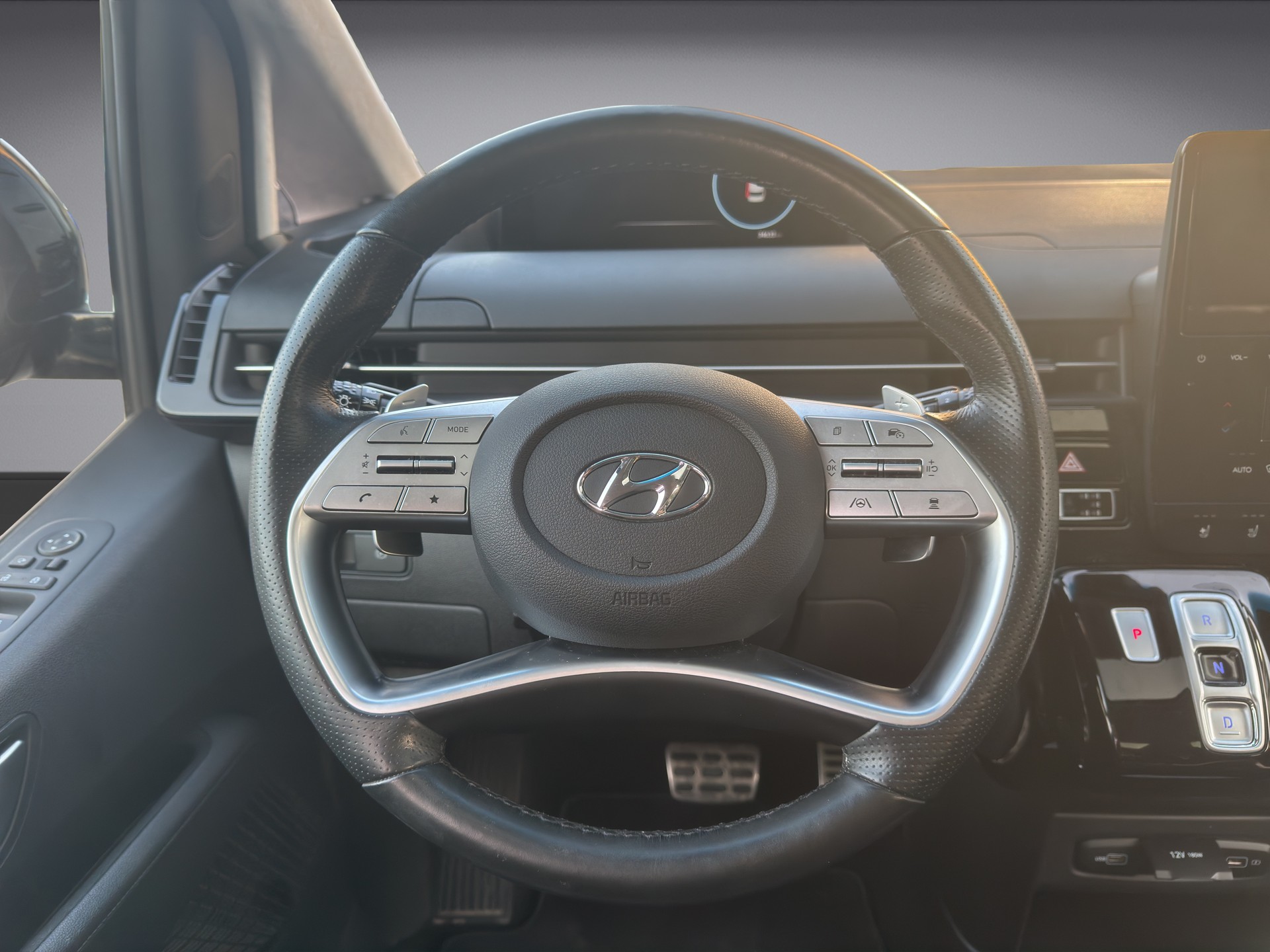 HYUNDAI Staria Premium 2.2 CRDI Vertex 4WD-image-9