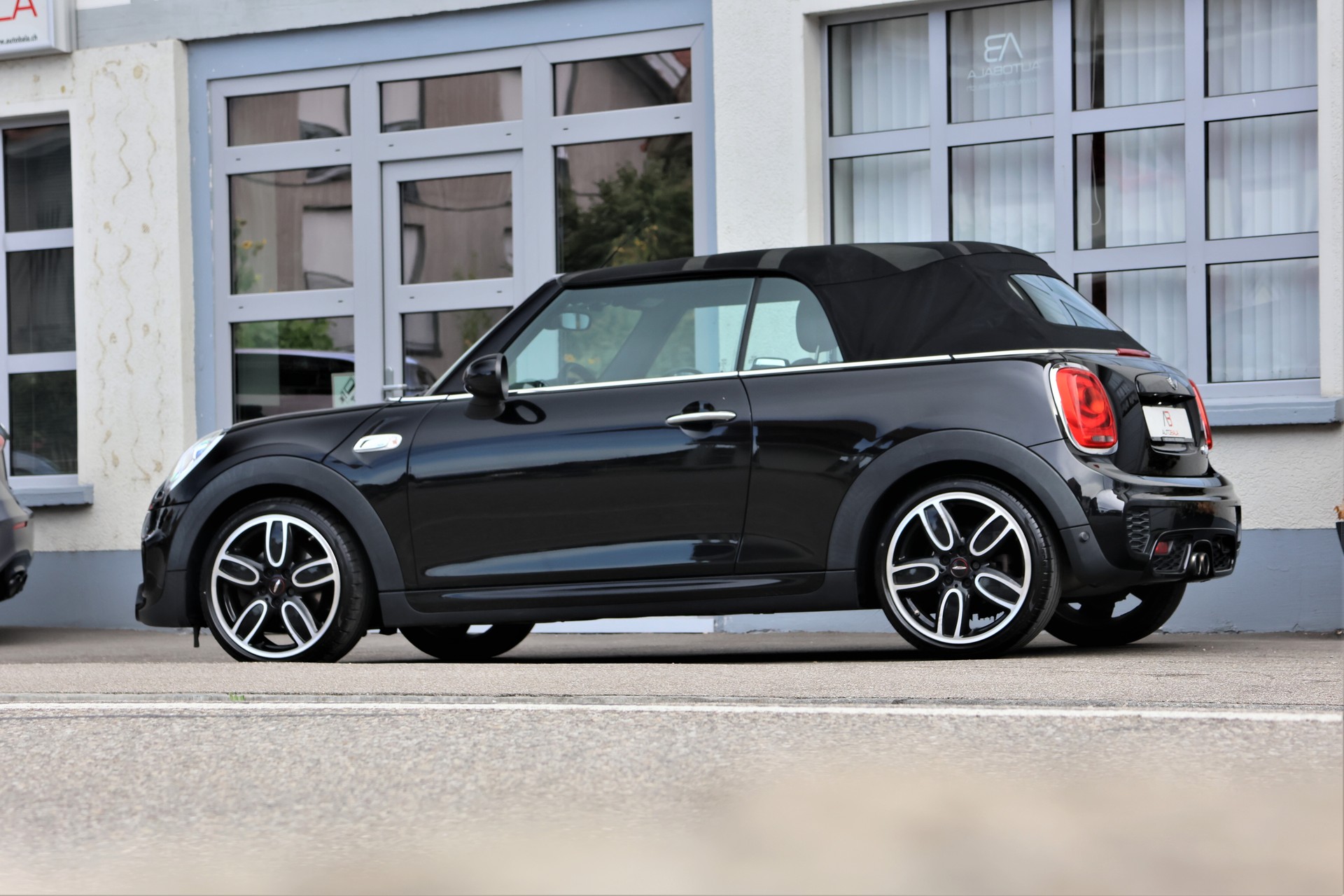 MINI Cooper S Cabriolet (CH)-image-3
