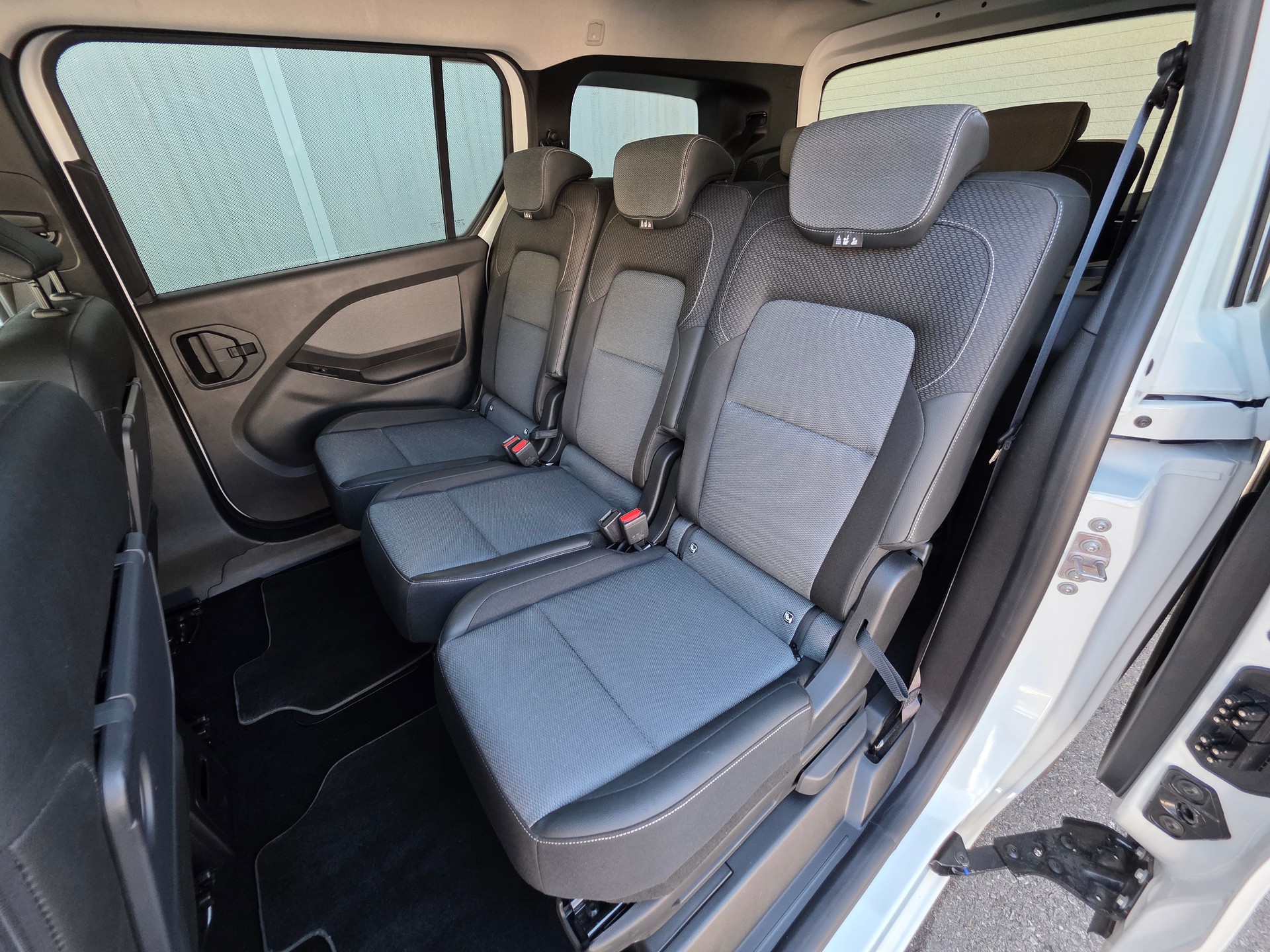 RENAULT Kangoo 1.3 TCe 130 PF Techno EDC-image-4