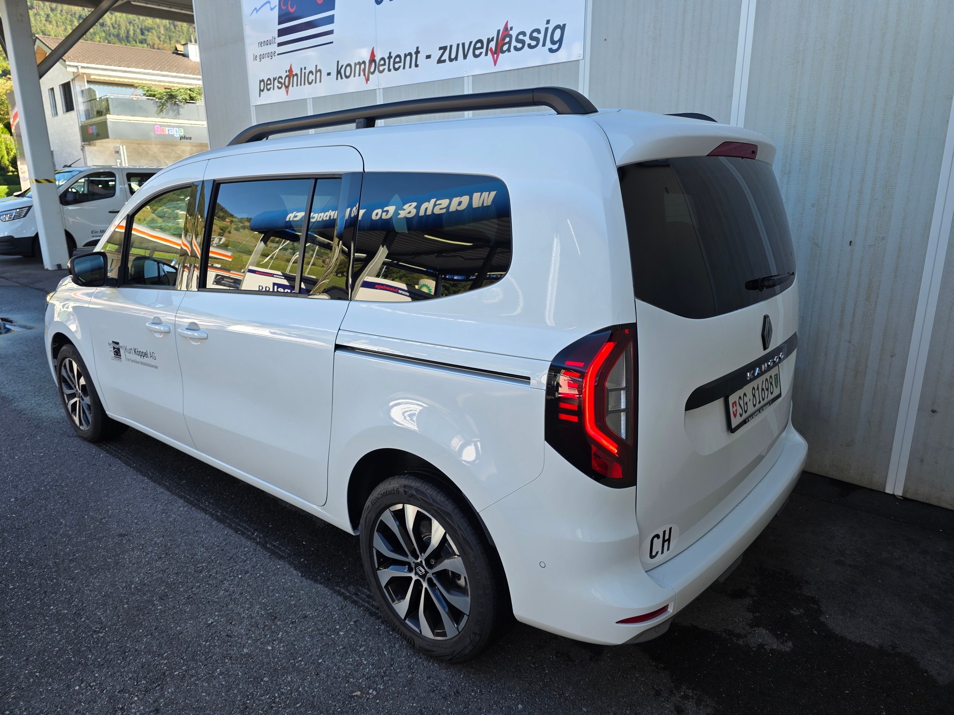 RENAULT Kangoo 1.3 TCe 130 PF Techno EDC-image-2