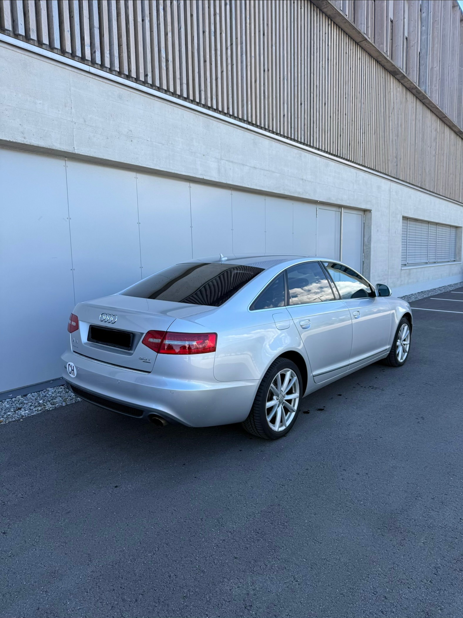 AUDI A6 3.0TFSI Quattro-image-5