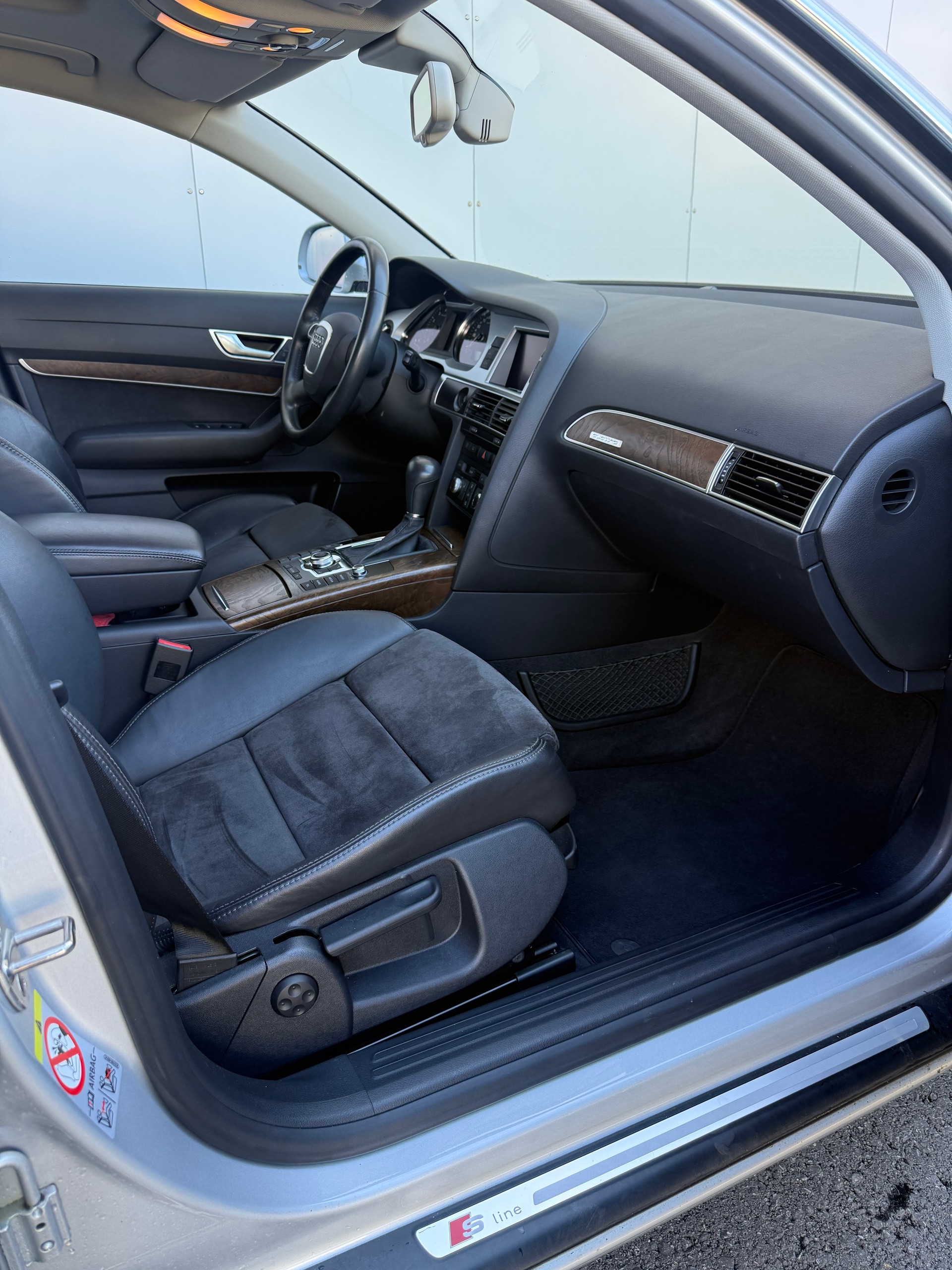 AUDI A6 3.0TFSI Quattro-image-12