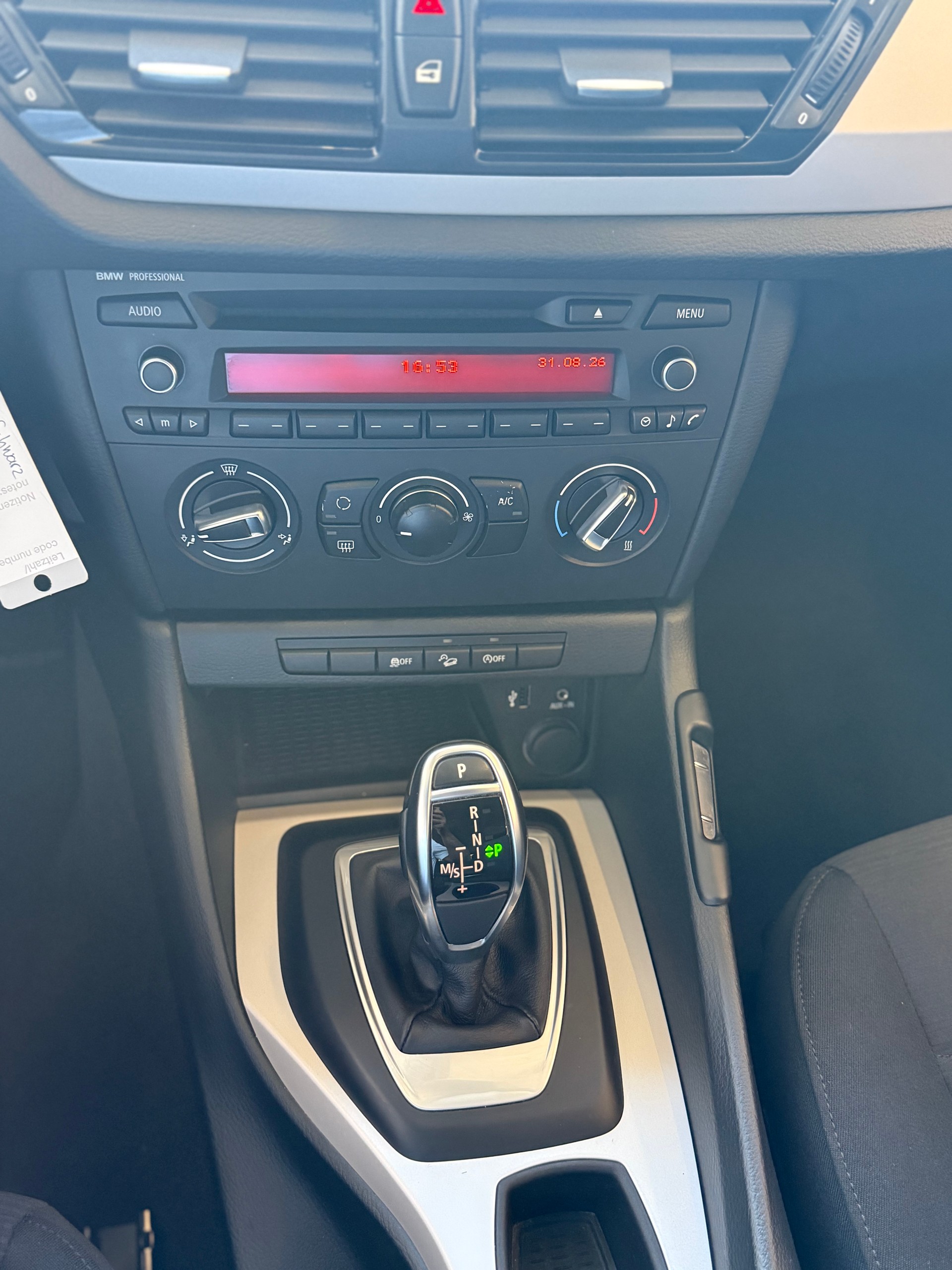 BMW X1 xDrive 18d Steptronic-image-12