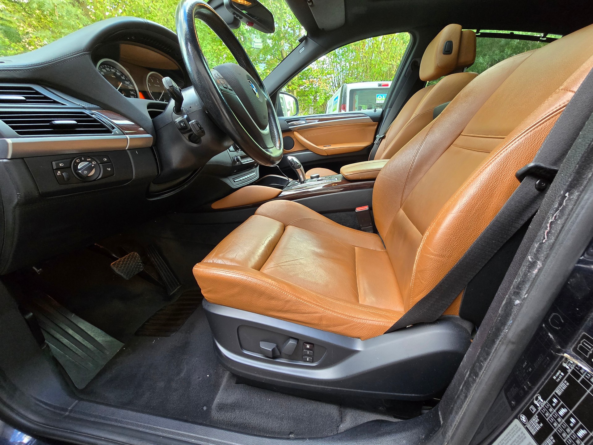 BMW X6 xDrive 50i Steptronic-image-14