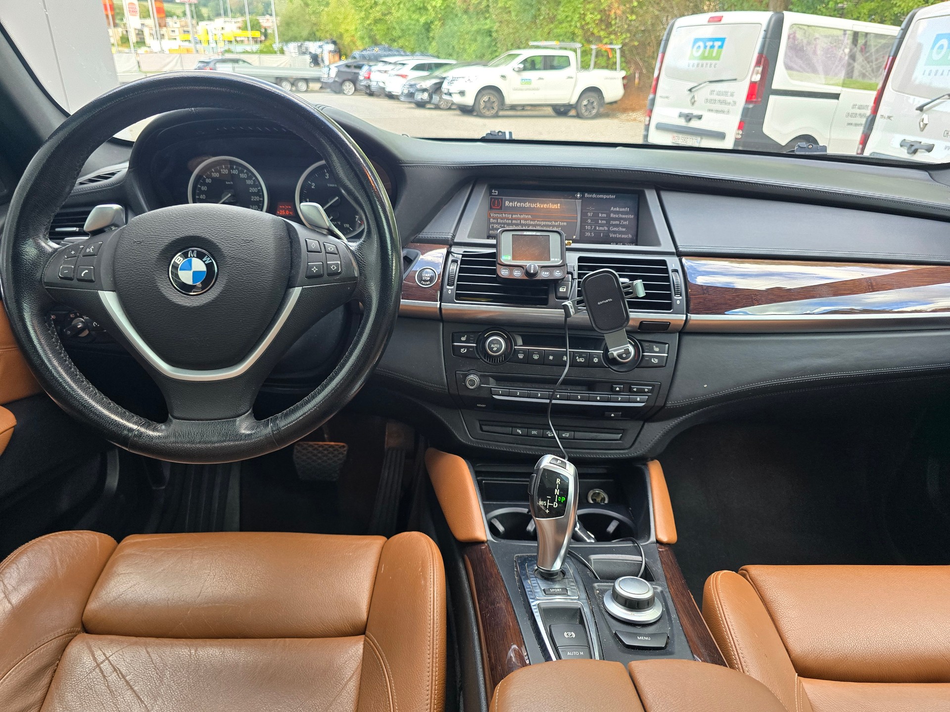 BMW X6 xDrive 50i Steptronic-image-11