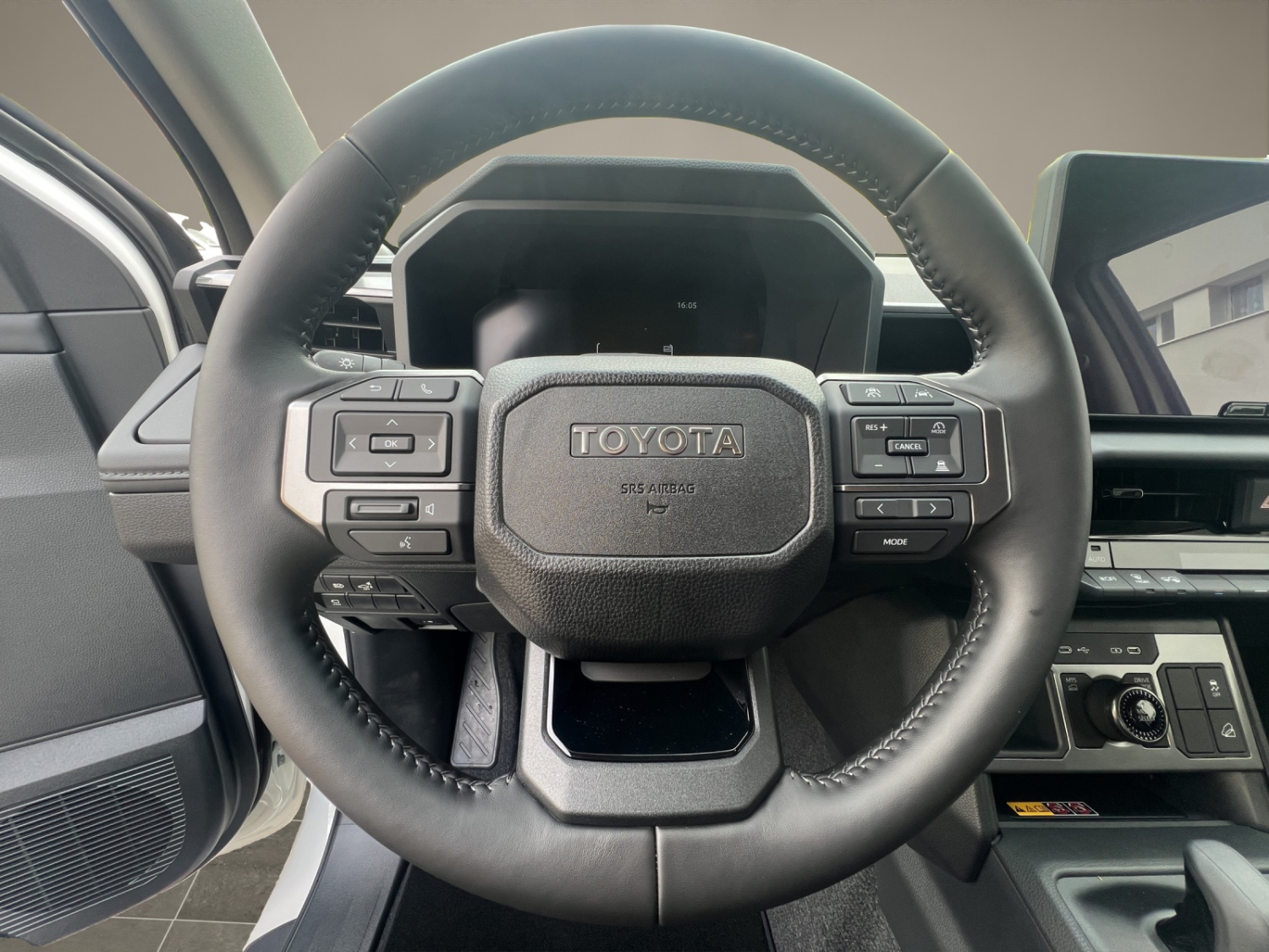 TOYOTA Hilux Double Cab.-Pick-up 59KWh Style-image-19