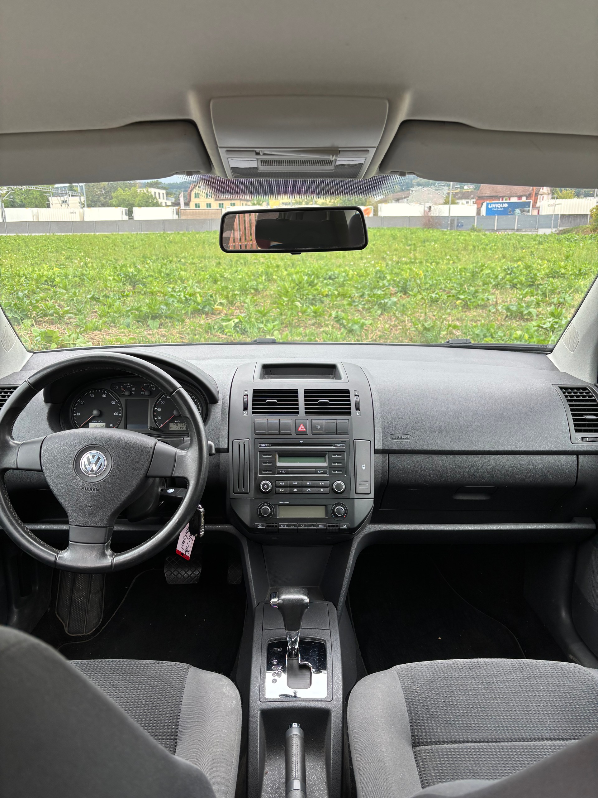VW Polo 1.4 16V Trendline Automatic-image-6