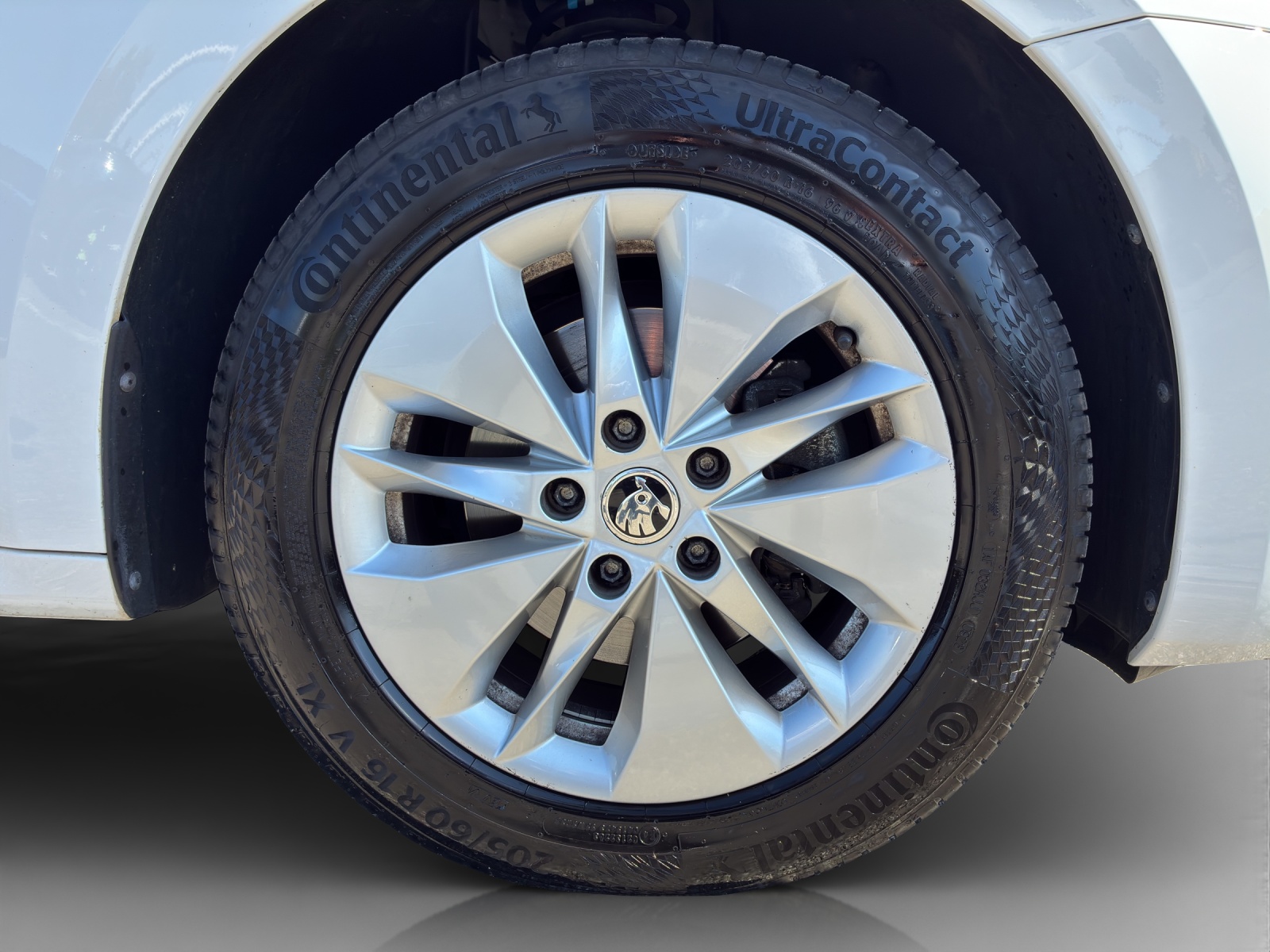 SKODA Octavia Combi 2.0 TDI DSG Ambition-image-15