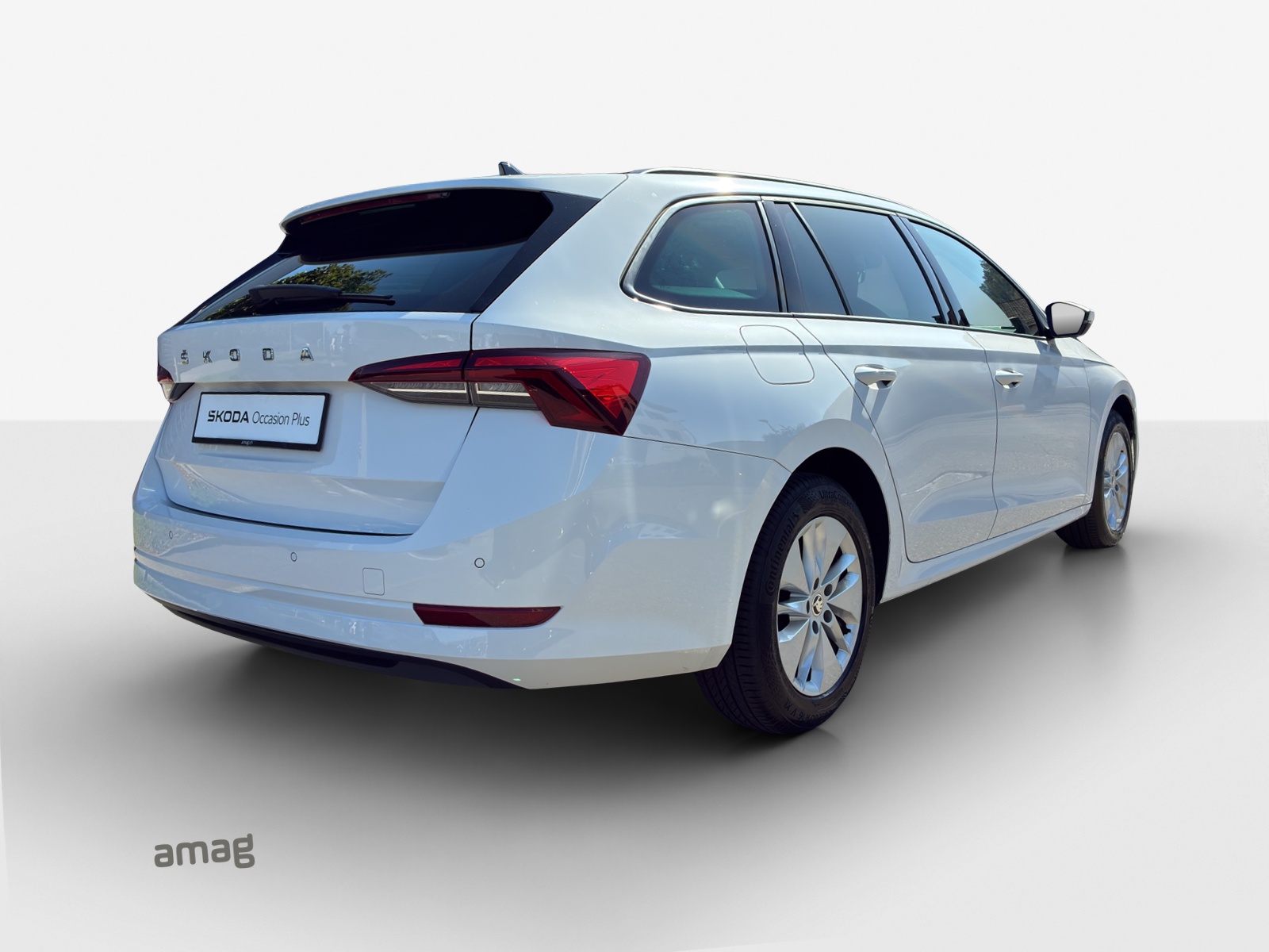 SKODA Octavia Combi 2.0 TDI DSG Ambition-image-5