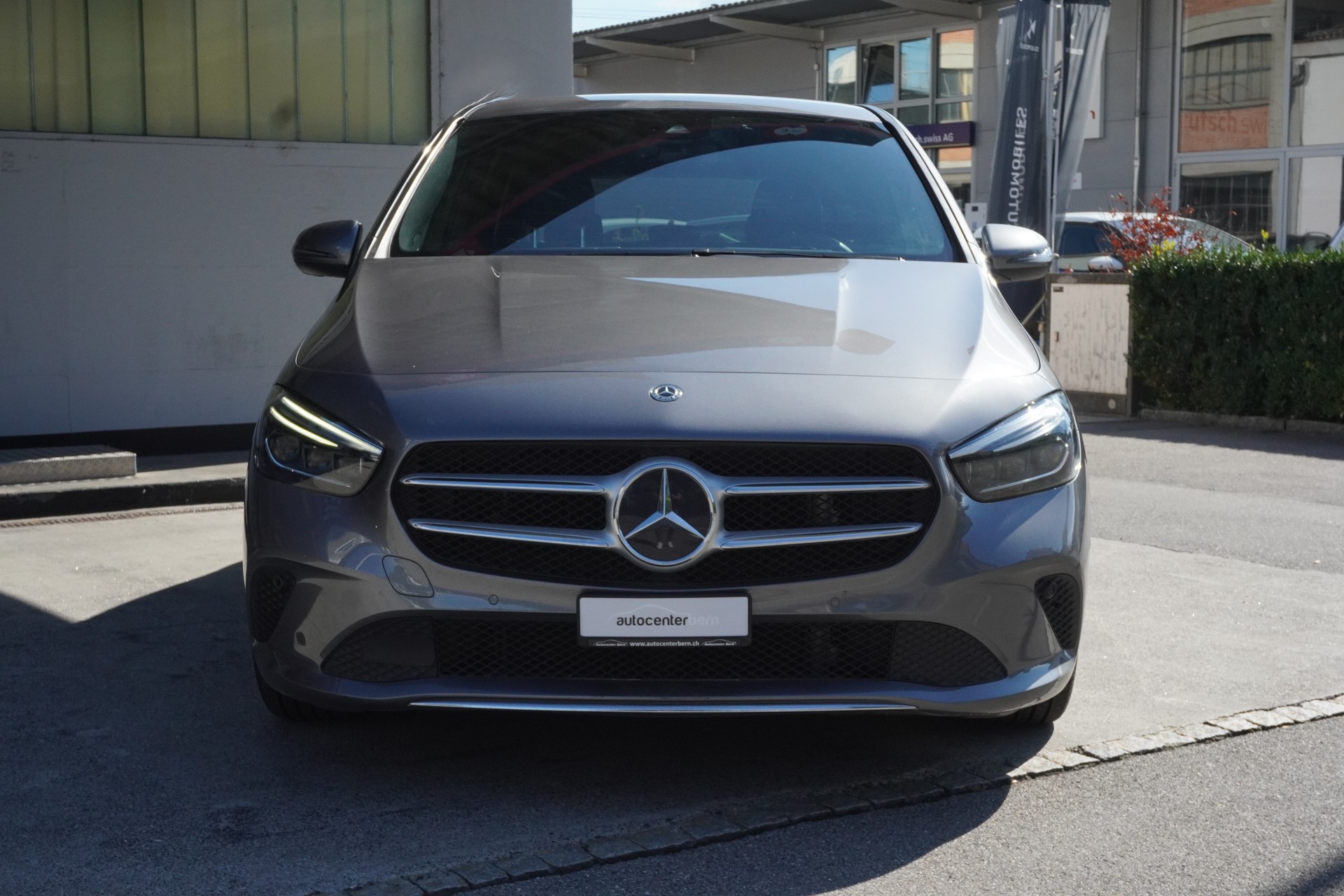 MERCEDES-BENZ B 180 Progressive 7G-DCT-image-2