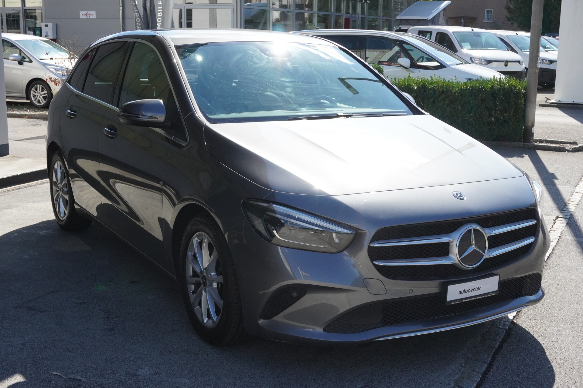 MERCEDES-BENZ B 180 Progressive 7G-DCT-image-3