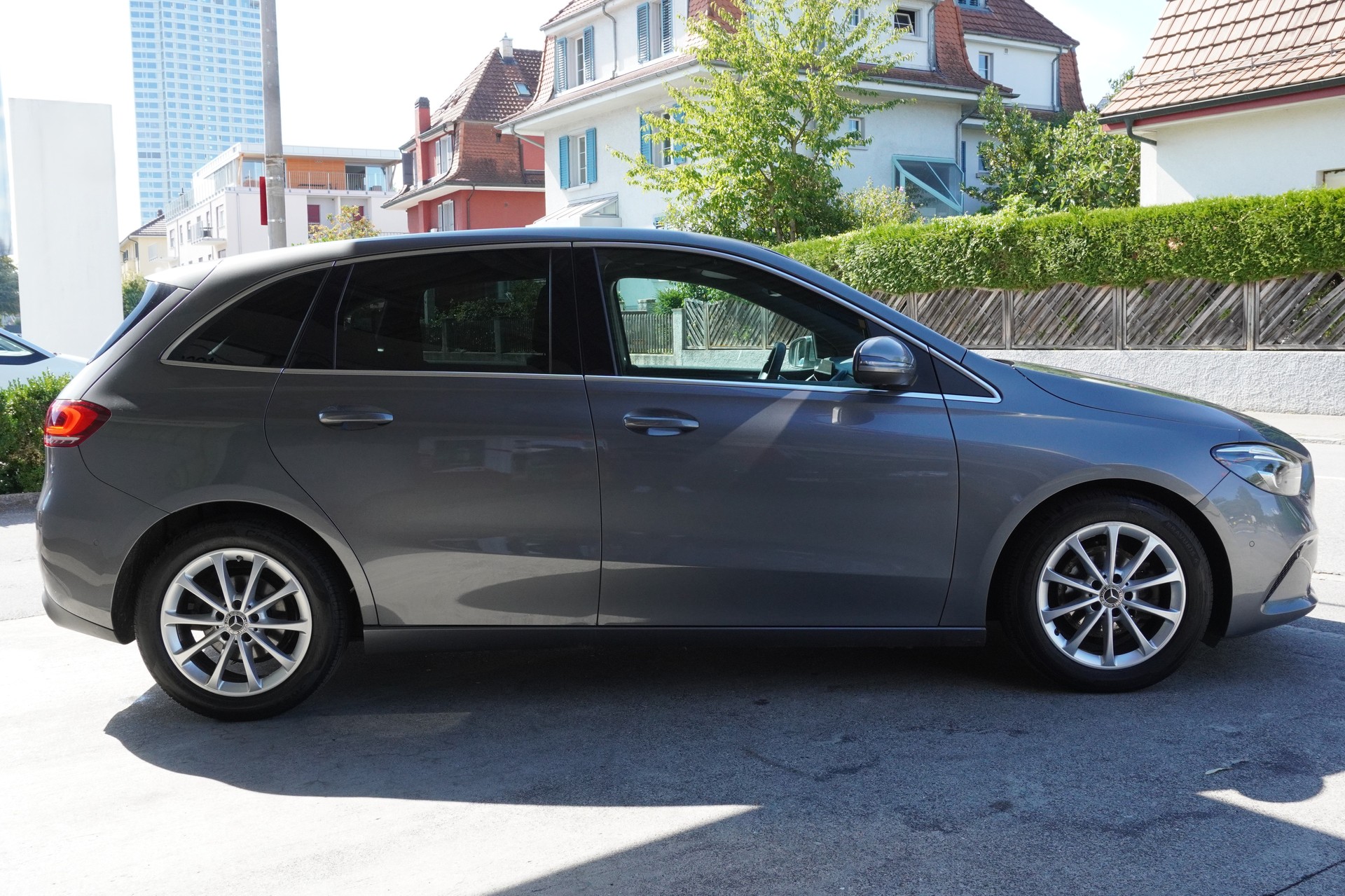 MERCEDES-BENZ B 180 Progressive 7G-DCT-image-4