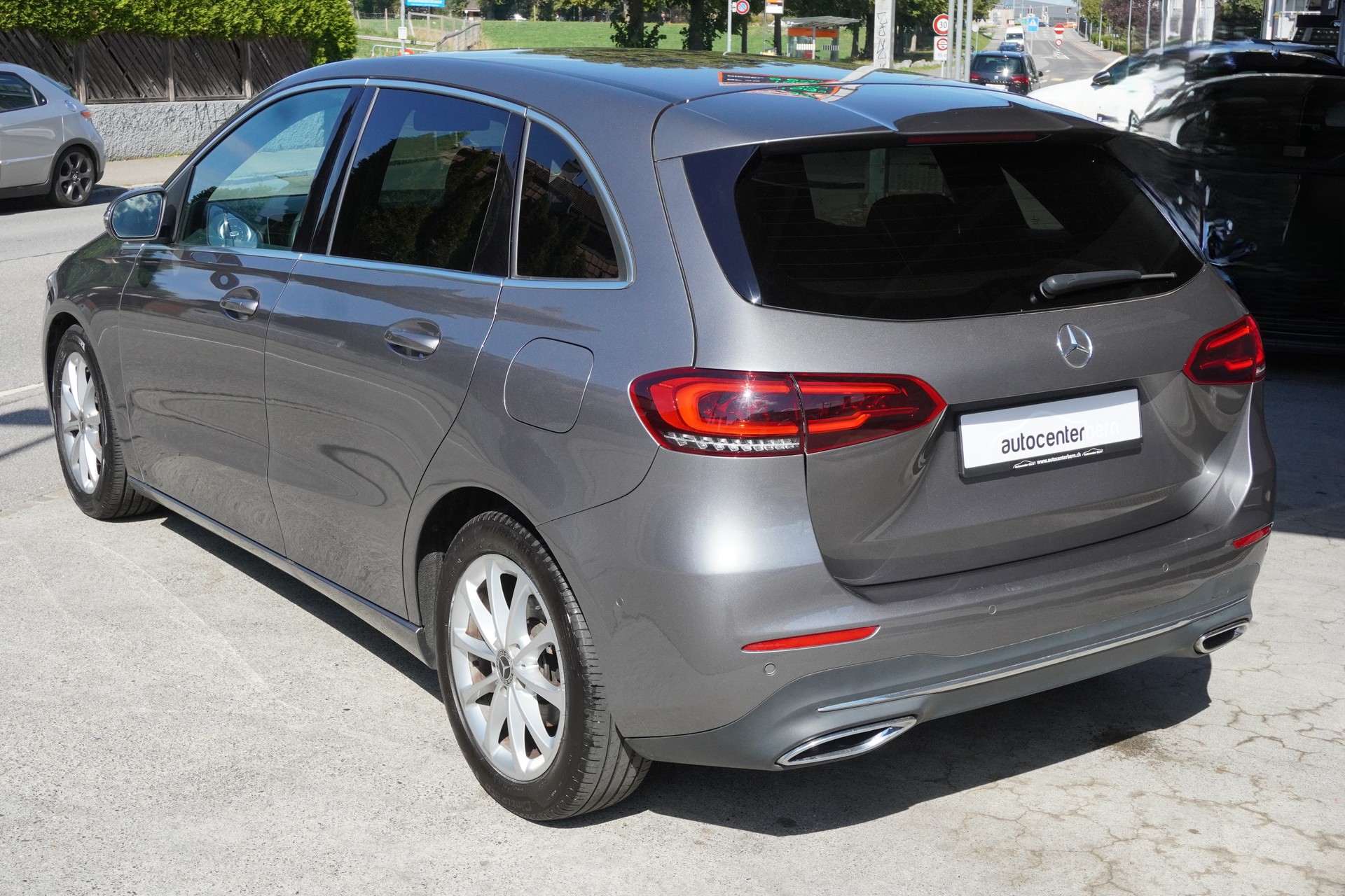 MERCEDES-BENZ B 180 Progressive 7G-DCT-image-5