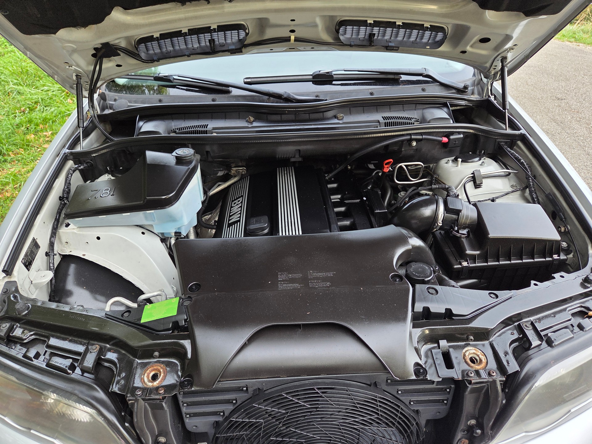 BMW X5 3.0i-image-14
