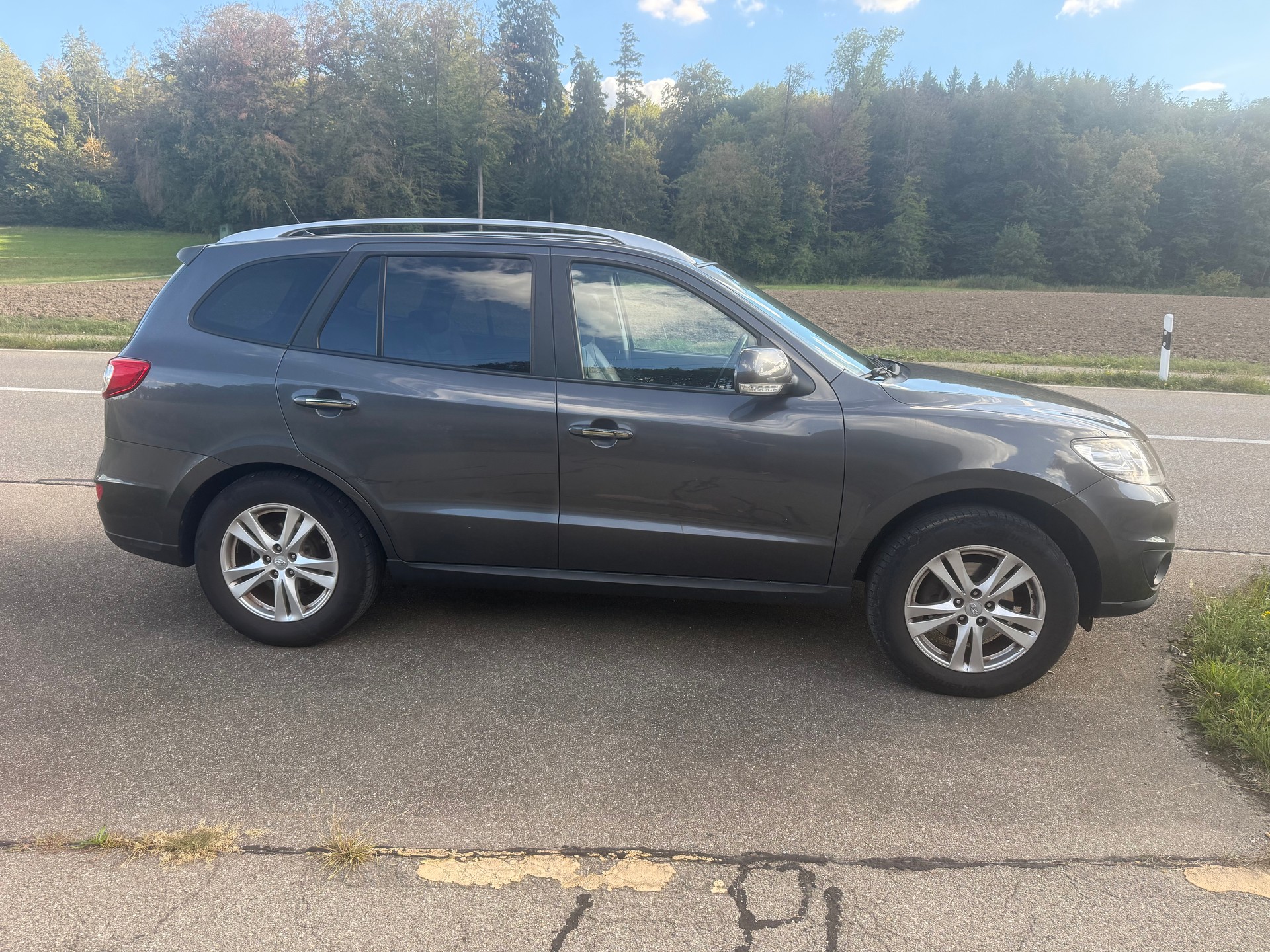 HYUNDAI Santa Fe 2.2 CRDI Swiss Plus Edition 4WD Automatic-image-5