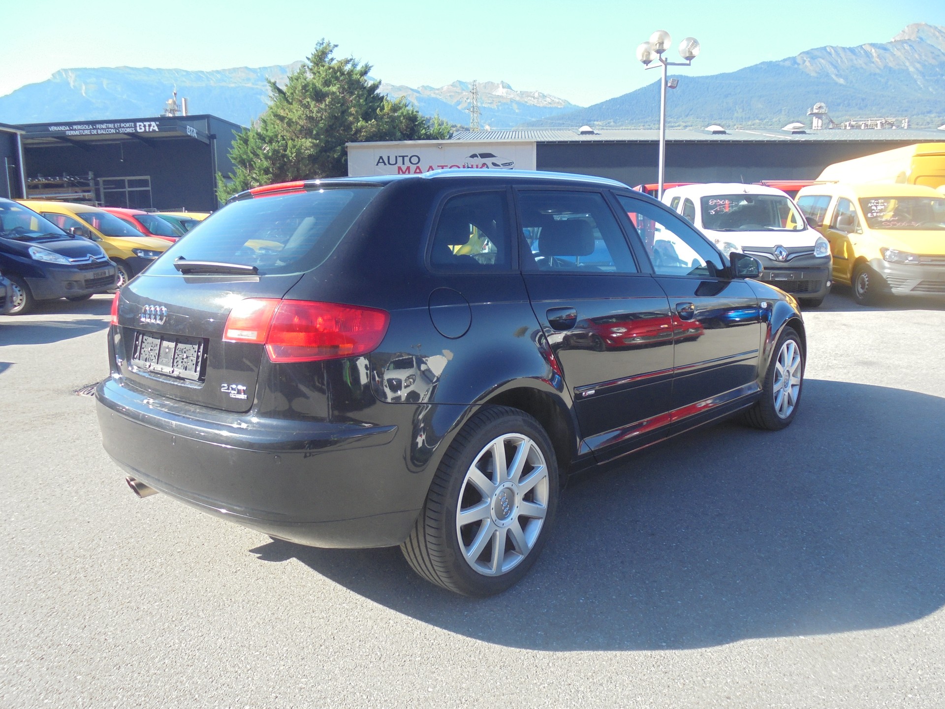 AUDI A3 Sportback 2.0 Turbo FSI Ambition quattro-image-5