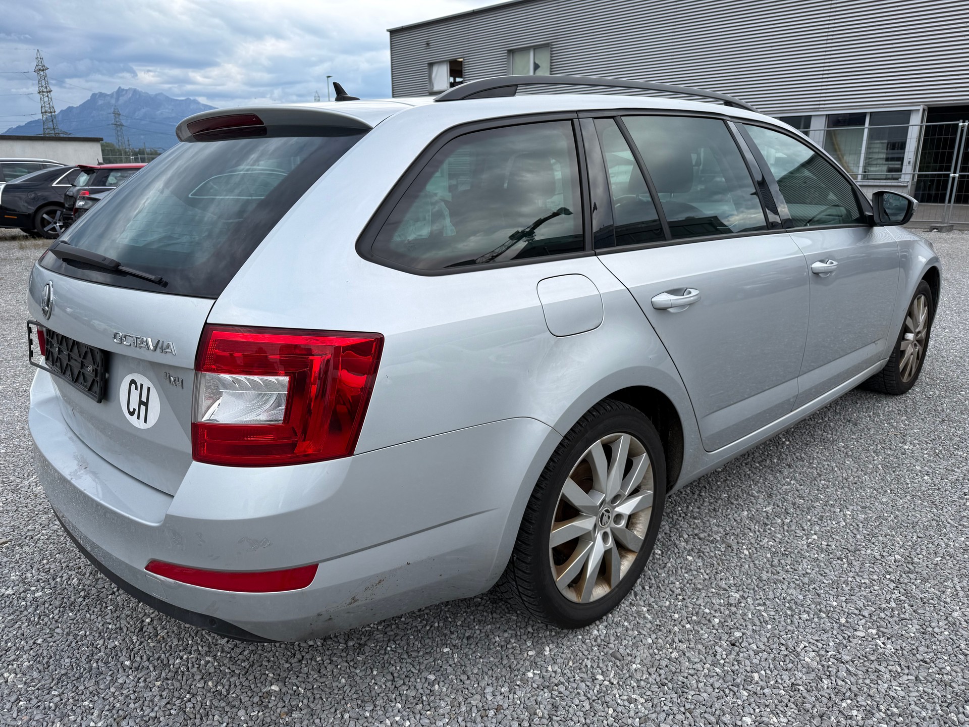 SKODA Octavia Combi 2.0 TDI Style 4x4-image-4