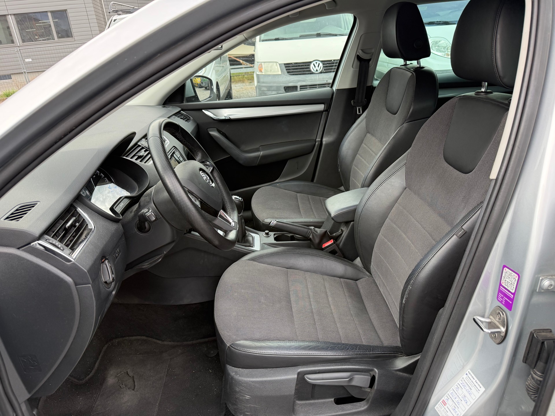 SKODA Octavia Combi 2.0 TDI Style 4x4-image-11