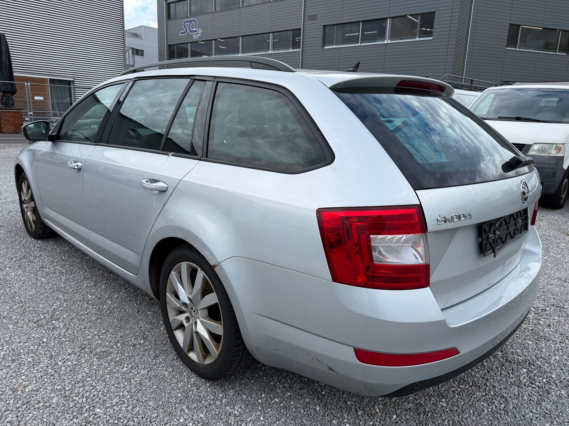 SKODA Octavia Combi 2.0 TDI Style 4x4-image-2