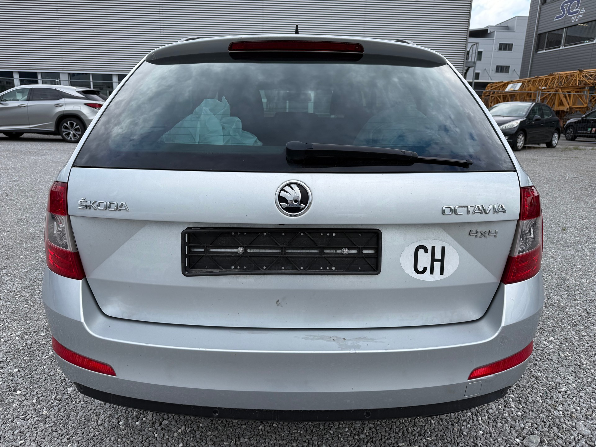 SKODA Octavia Combi 2.0 TDI Style 4x4-image-3