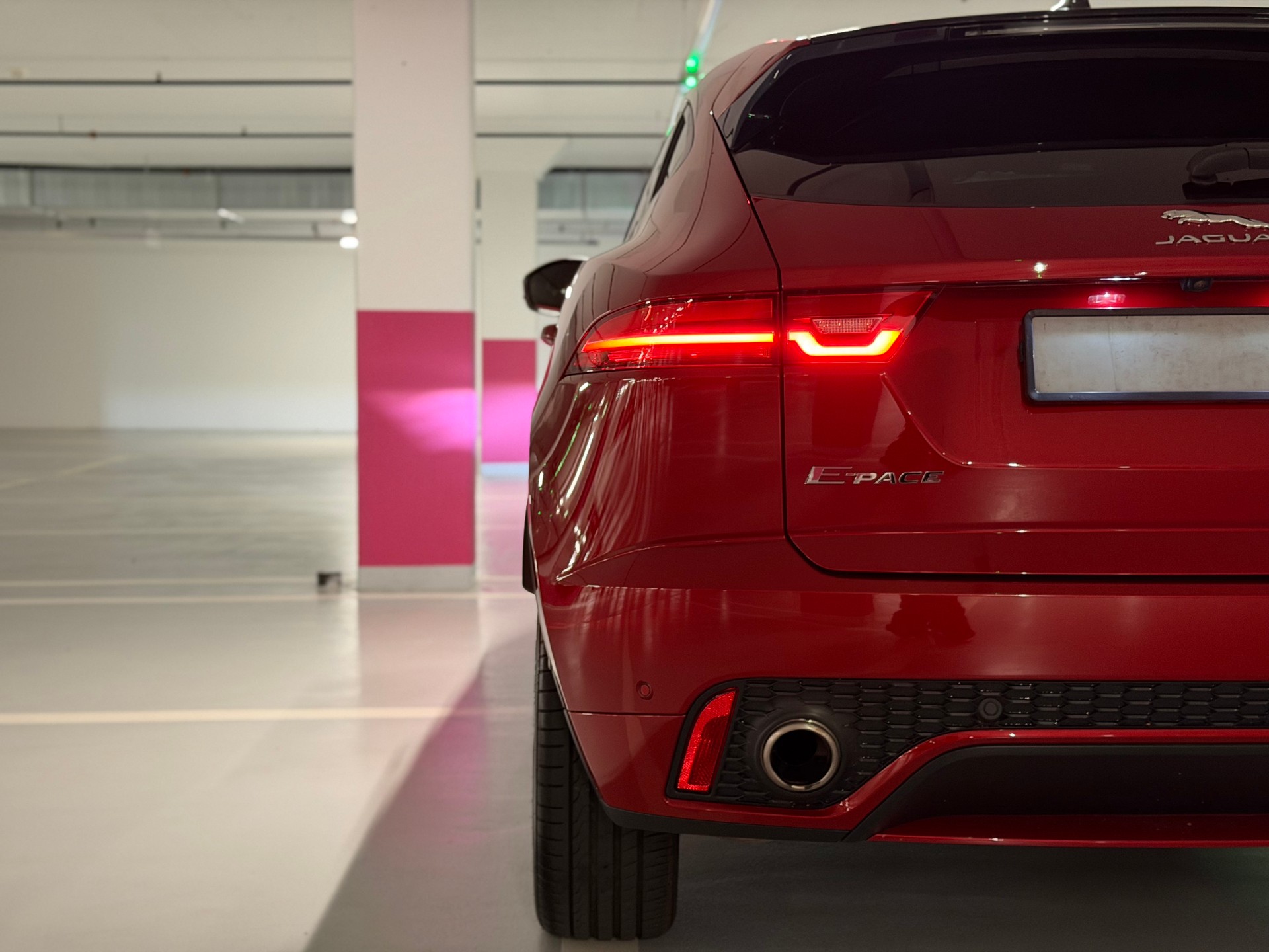 JAGUAR E-Pace 2.0 P250 R-Dynamic S AWD Automatik-image-6