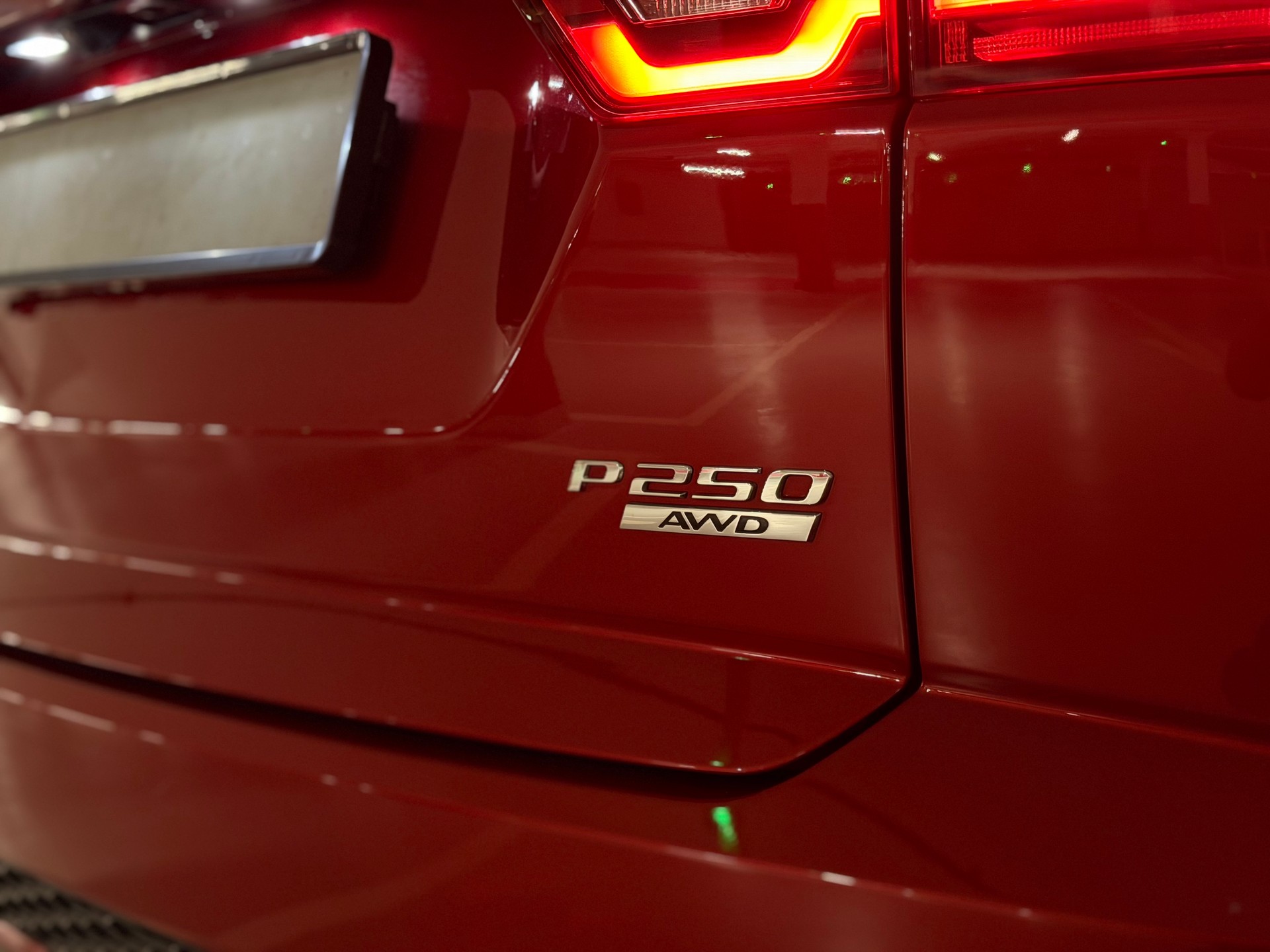 JAGUAR E-Pace 2.0 P250 R-Dynamic S AWD Automatik-image-8