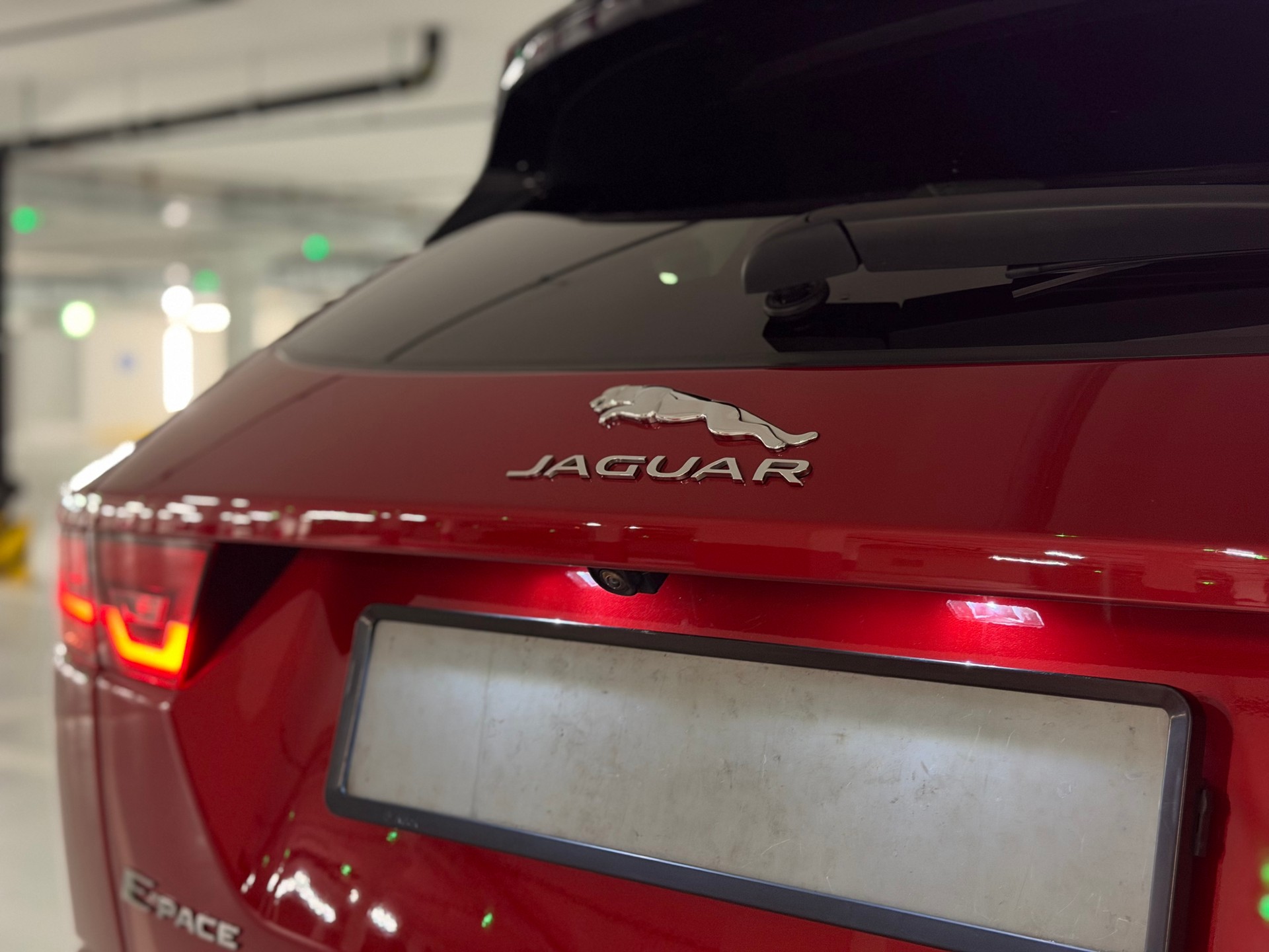 JAGUAR E-Pace 2.0 P250 R-Dynamic S AWD Automatik-image-10
