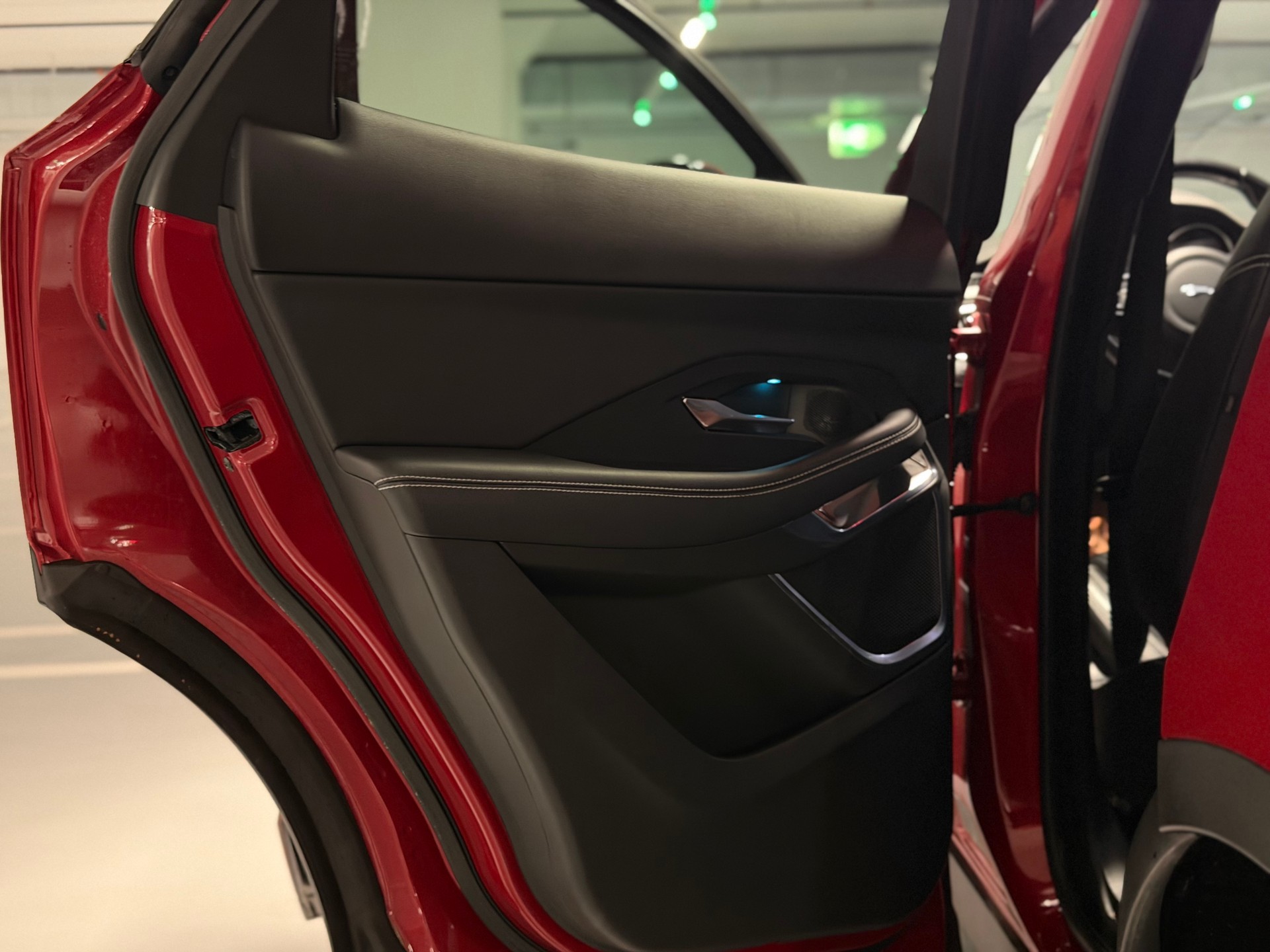 JAGUAR E-Pace 2.0 P250 R-Dynamic S AWD Automatik-image-22