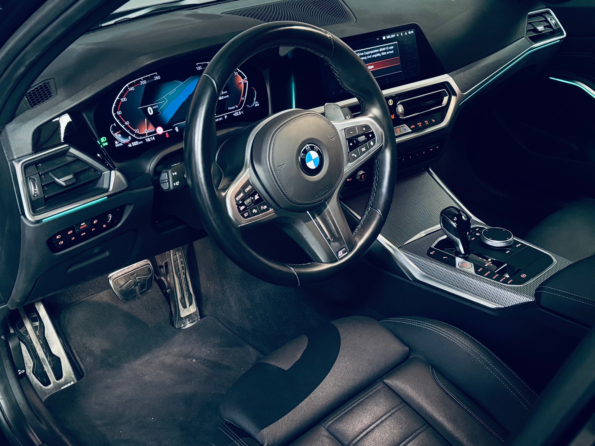 BMW 330d xDrive 48V Touring M Sport Steptronic-image-13
