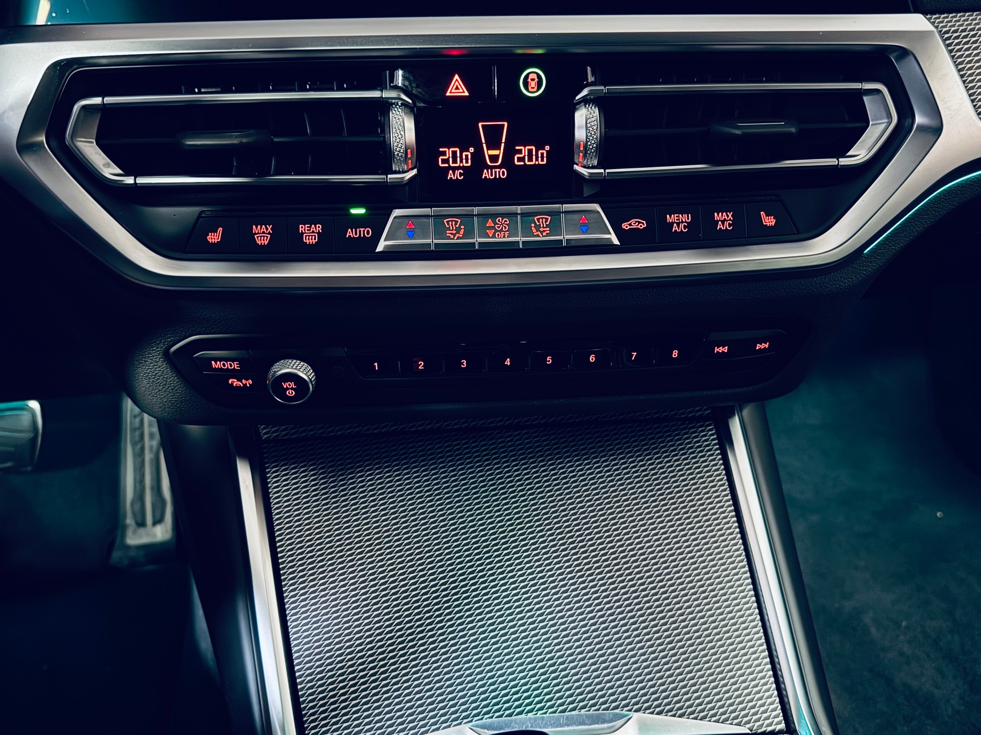 BMW 330d xDrive 48V Touring M Sport Steptronic-image-25