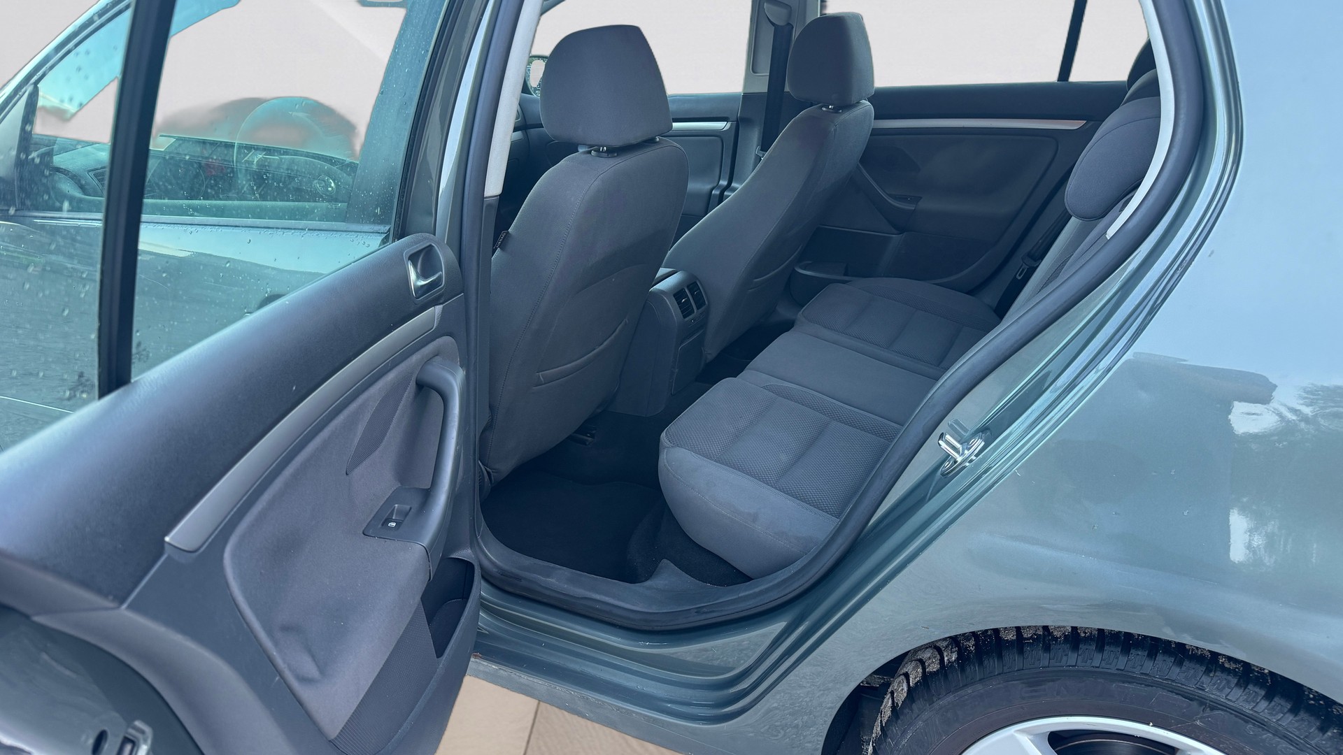 VW Golf 2.0 FSI 4Motion-image-9