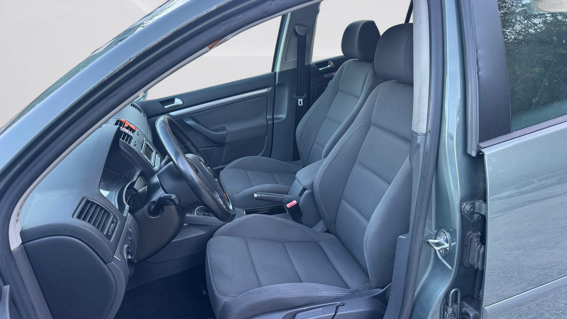 VW Golf 2.0 FSI 4Motion-image-16