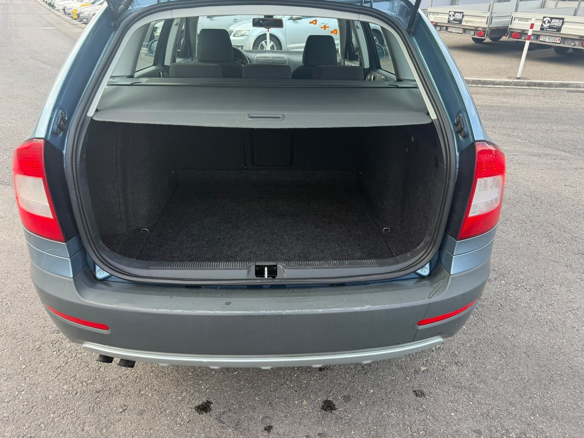 SKODA Octavia Combi 1.8 4x4-image-9