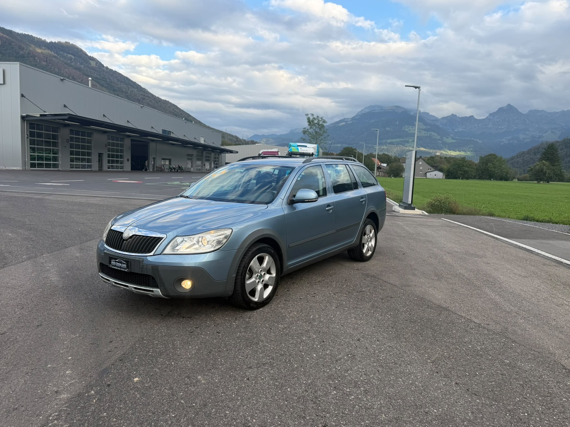SKODA Octavia Combi 1.8 4x4-image-0