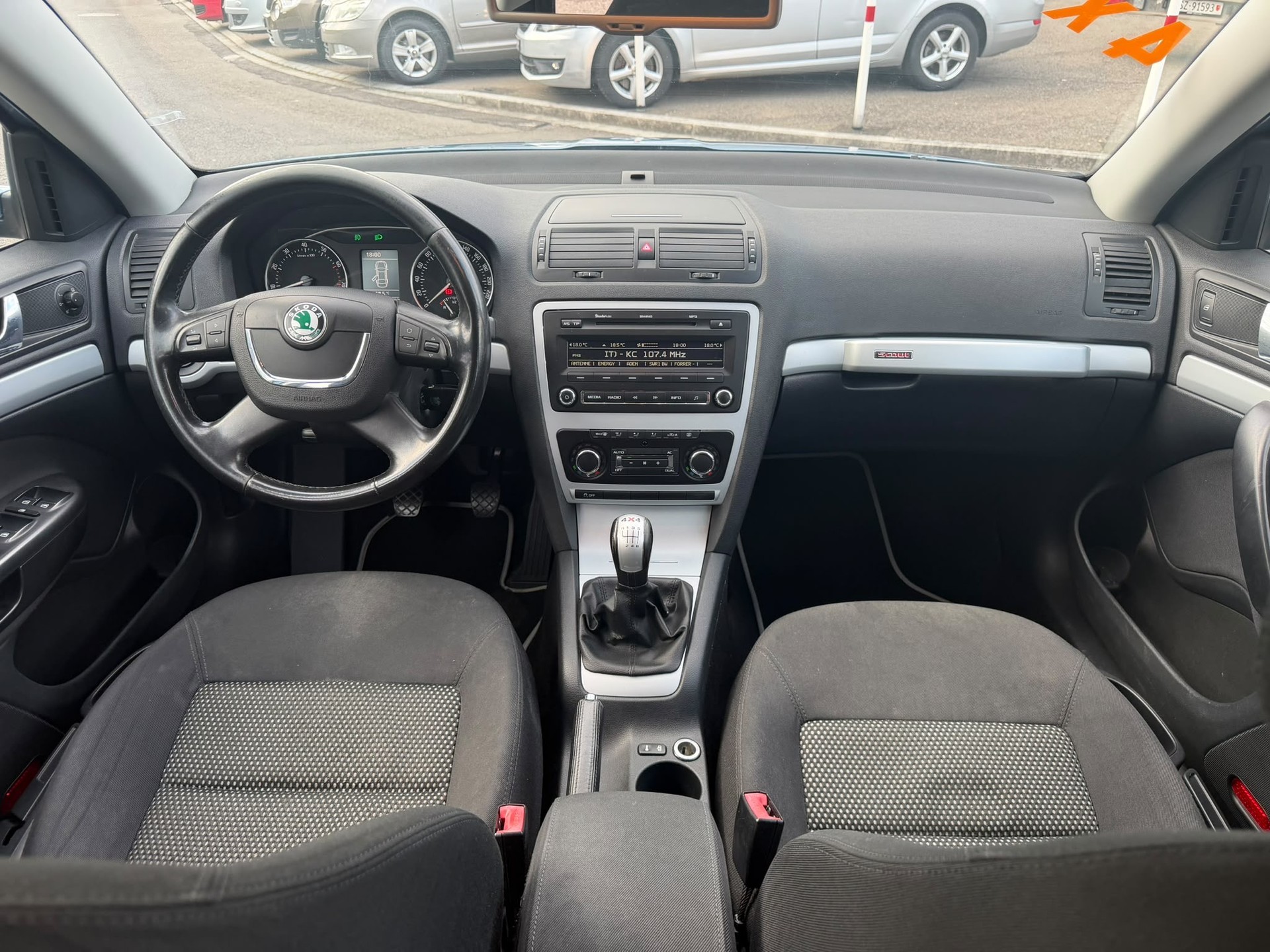 SKODA Octavia Combi 1.8 4x4-image-5