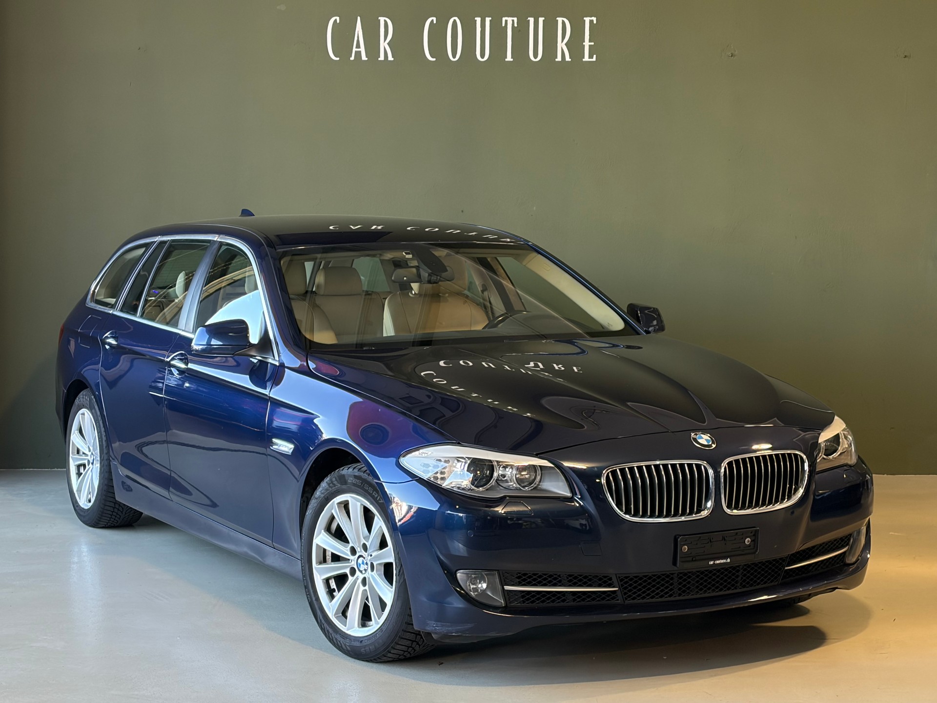 BMW 528i xDrive Touring Steptronic-image-2