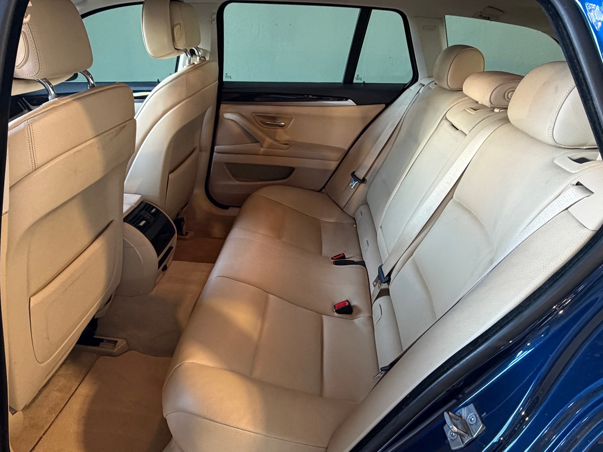 BMW 528i xDrive Touring Steptronic-image-16