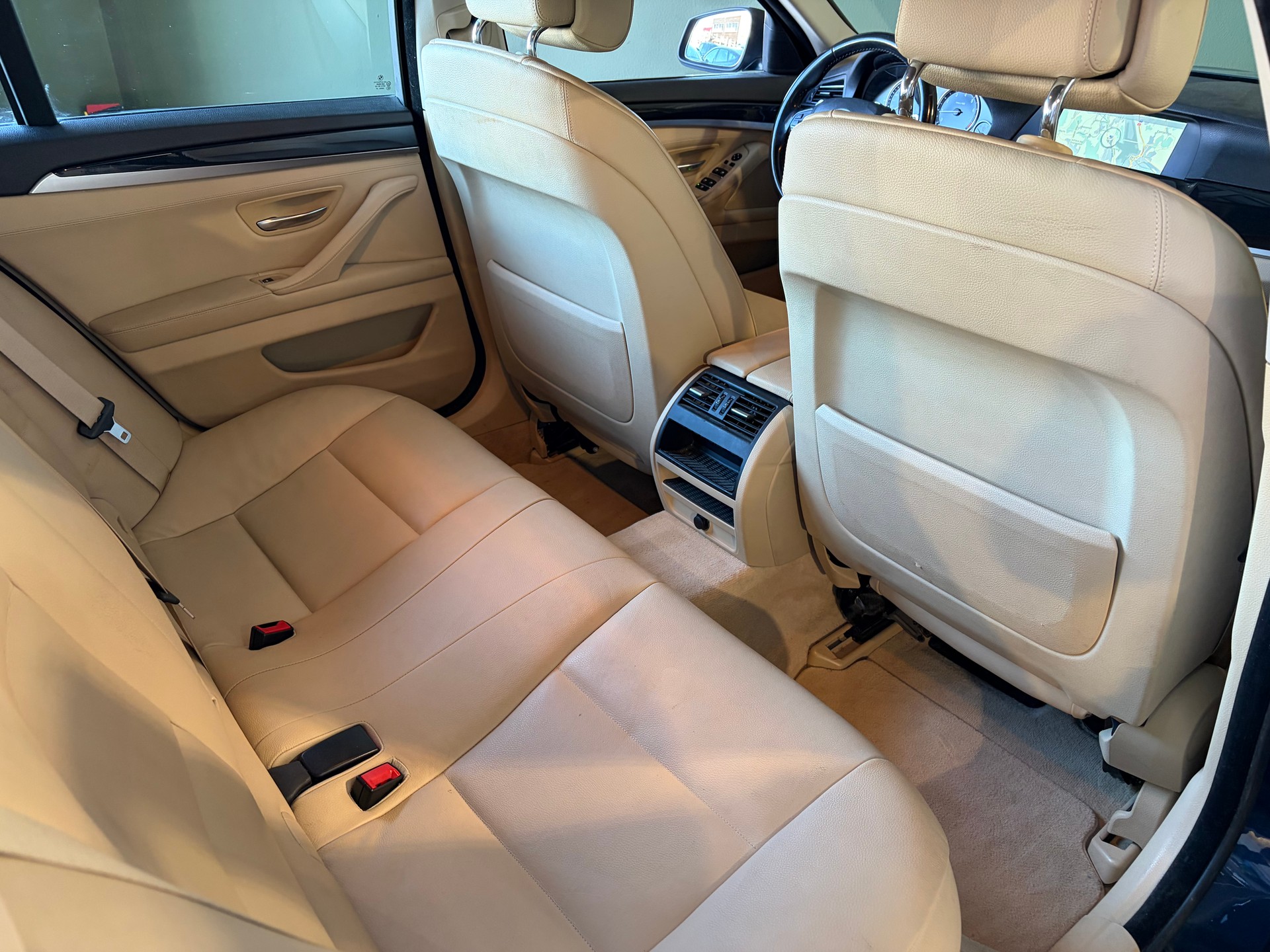BMW 528i xDrive Touring Steptronic-image-11