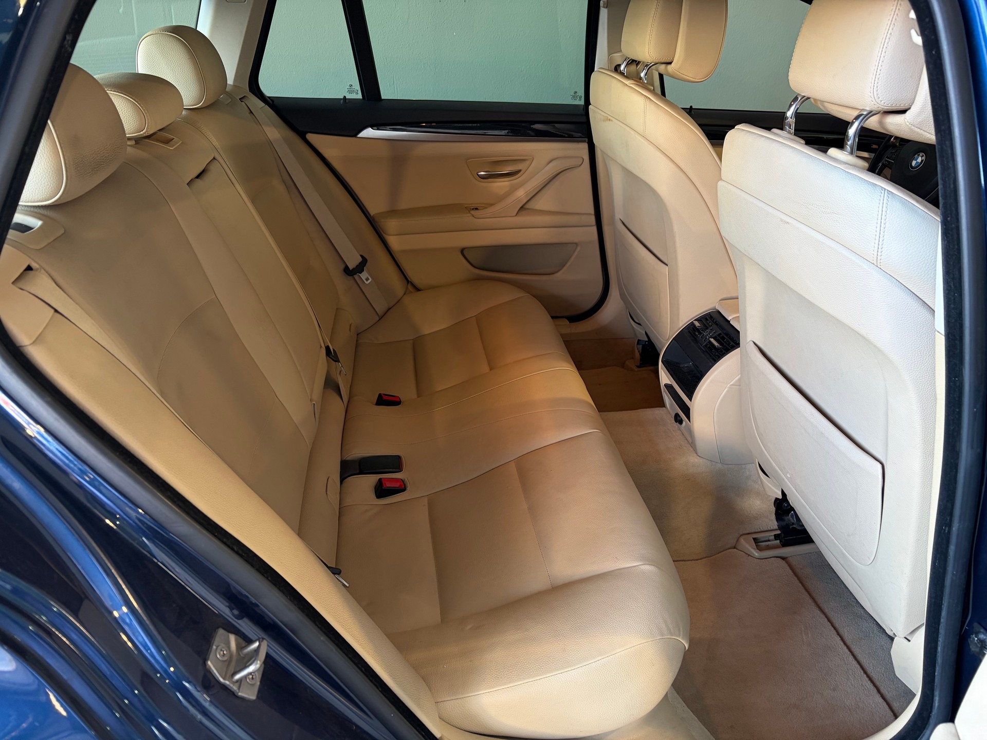 BMW 528i xDrive Touring Steptronic-image-14