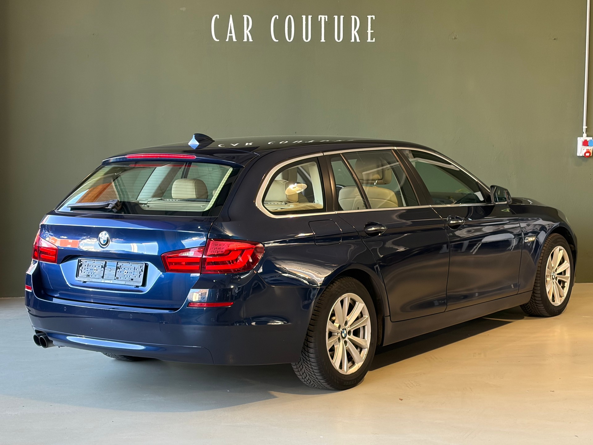 BMW 528i xDrive Touring Steptronic-image-4