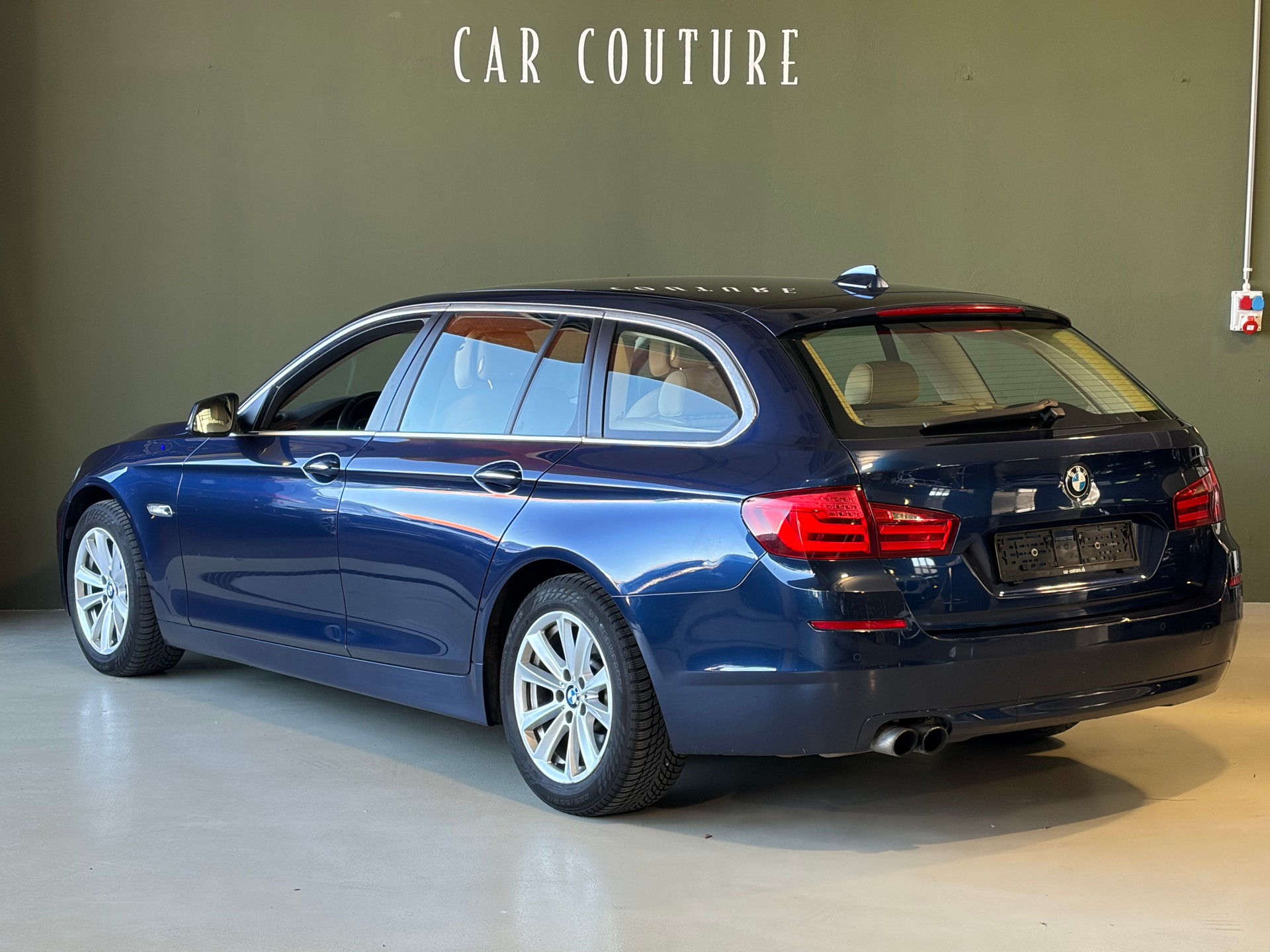 BMW 528i xDrive Touring Steptronic-image-3